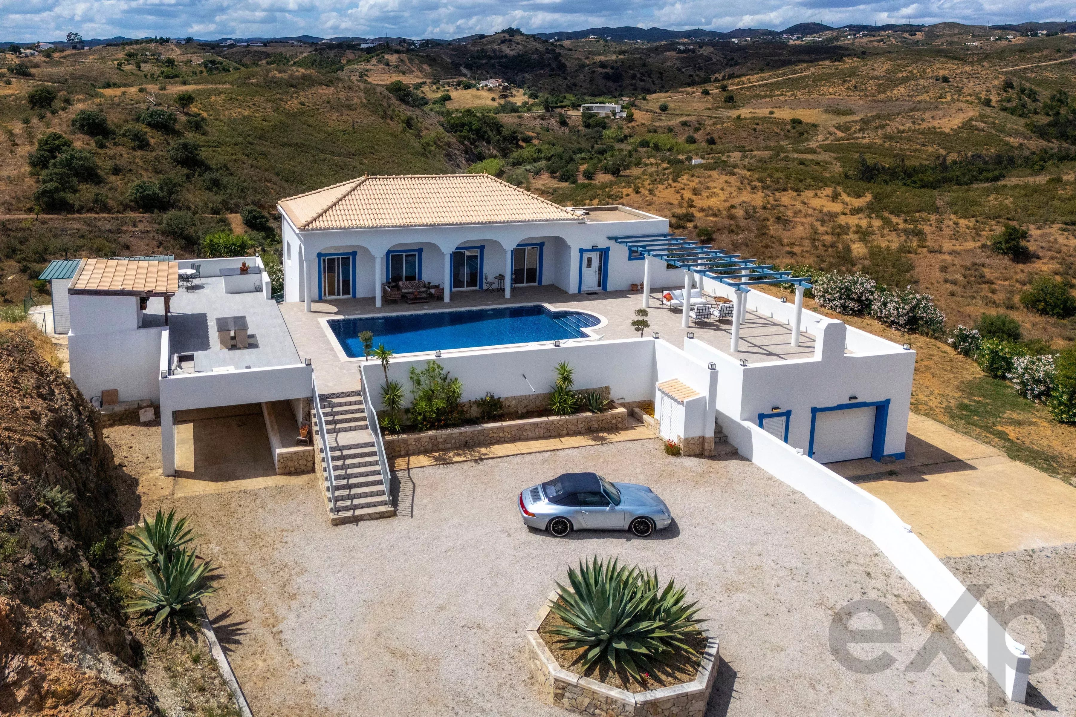 Country villa renovated with 5 bedrooms, swimming pool, panoramic views, 2 hectares 87005816 image 62