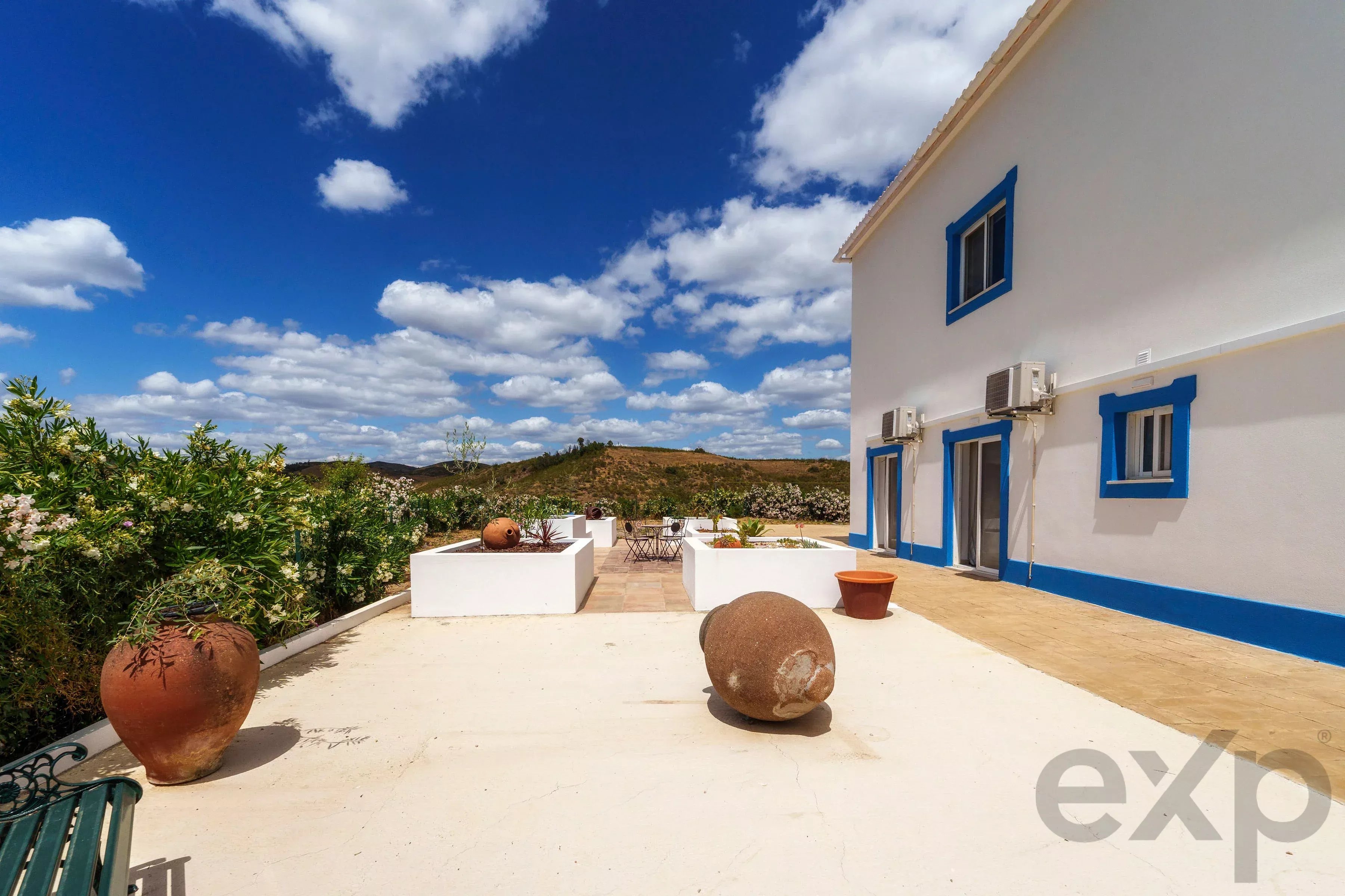 Country villa renovated with 5 bedrooms, swimming pool, panoramic views, 2 hectares 87005816 image 39