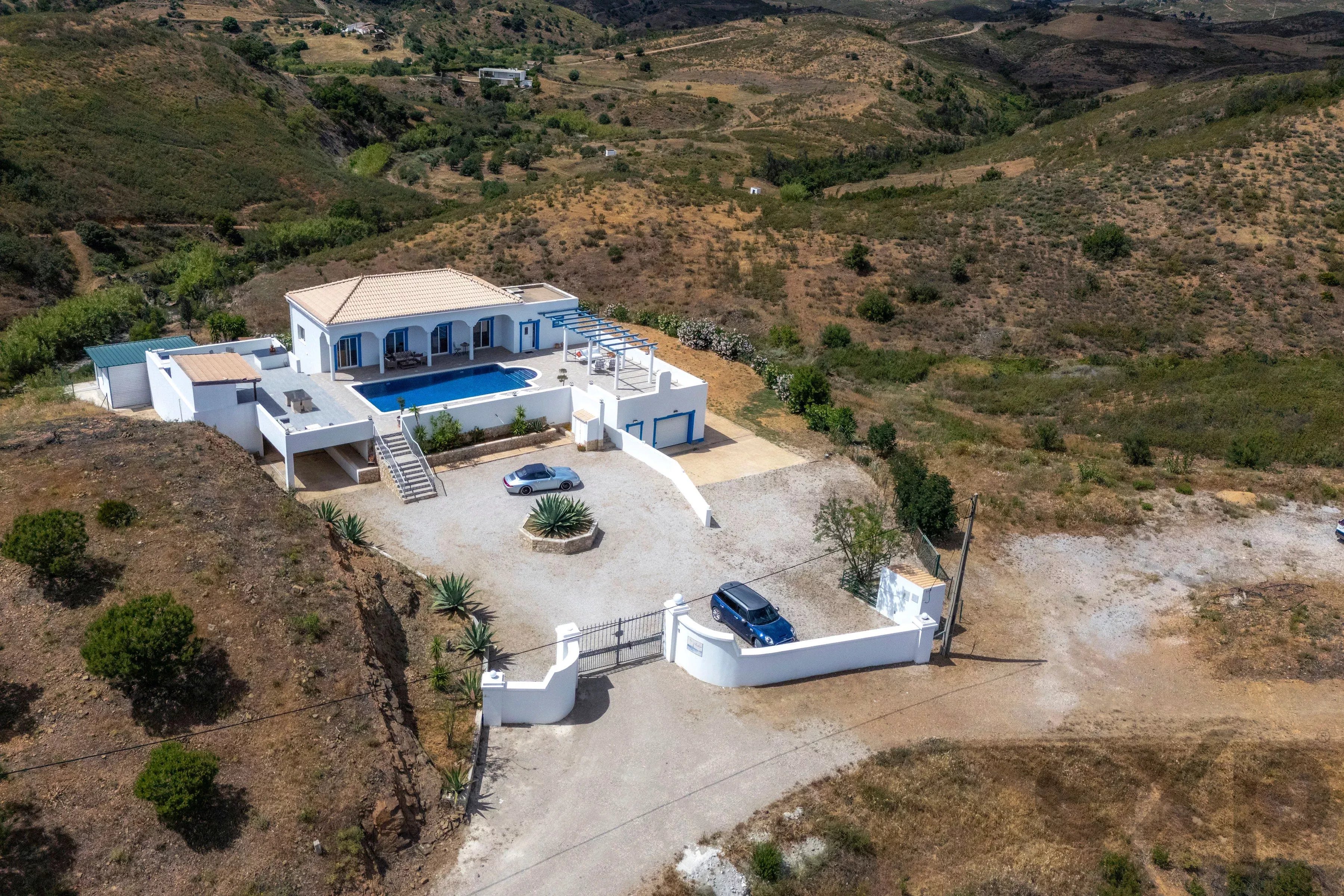 Country villa renovated with 5 bedrooms, swimming pool, panoramic views, 2 hectares 87005816 image 61