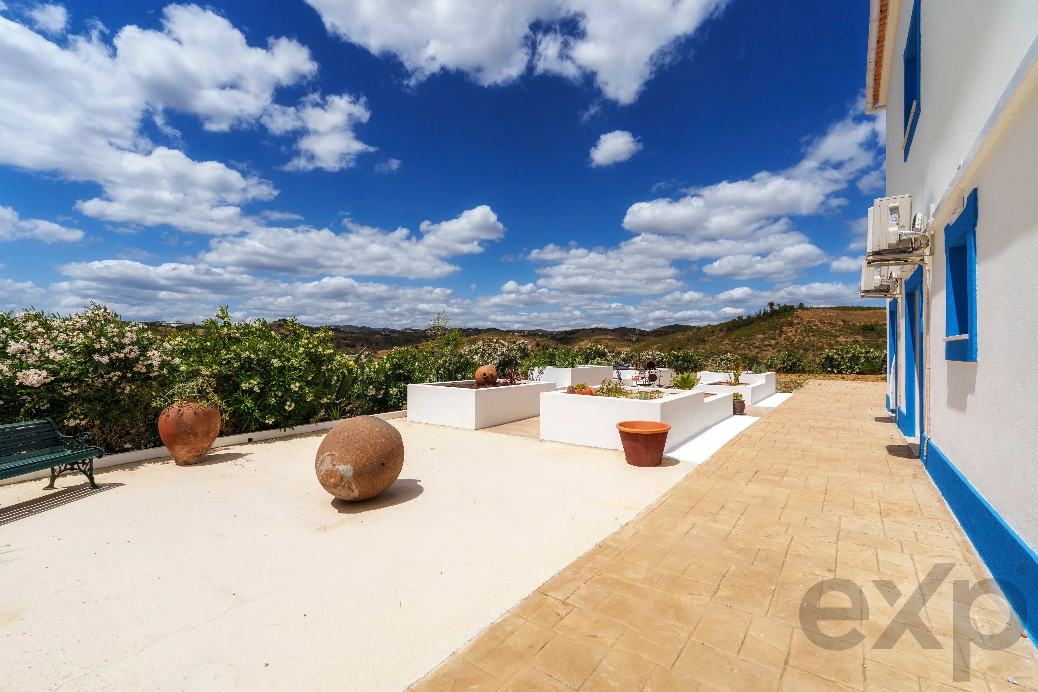 Country villa renovated with 5 bedrooms, swimming pool, panoramic views, 2 hectares 87005816 image 37