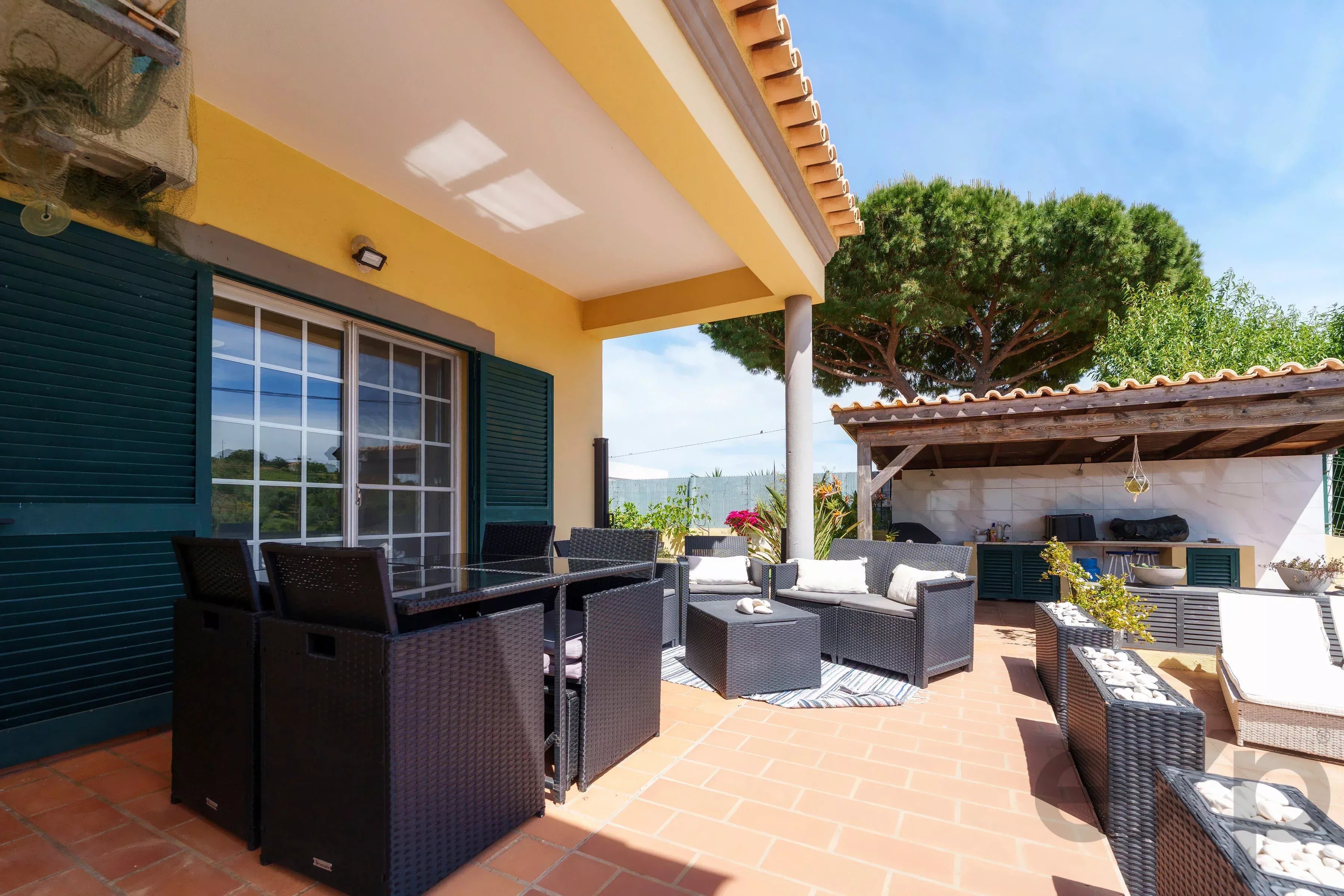 Fantastic charming home with 4 bedrooms, garden and pool in the surroundings of Olhão 87006245 image 9