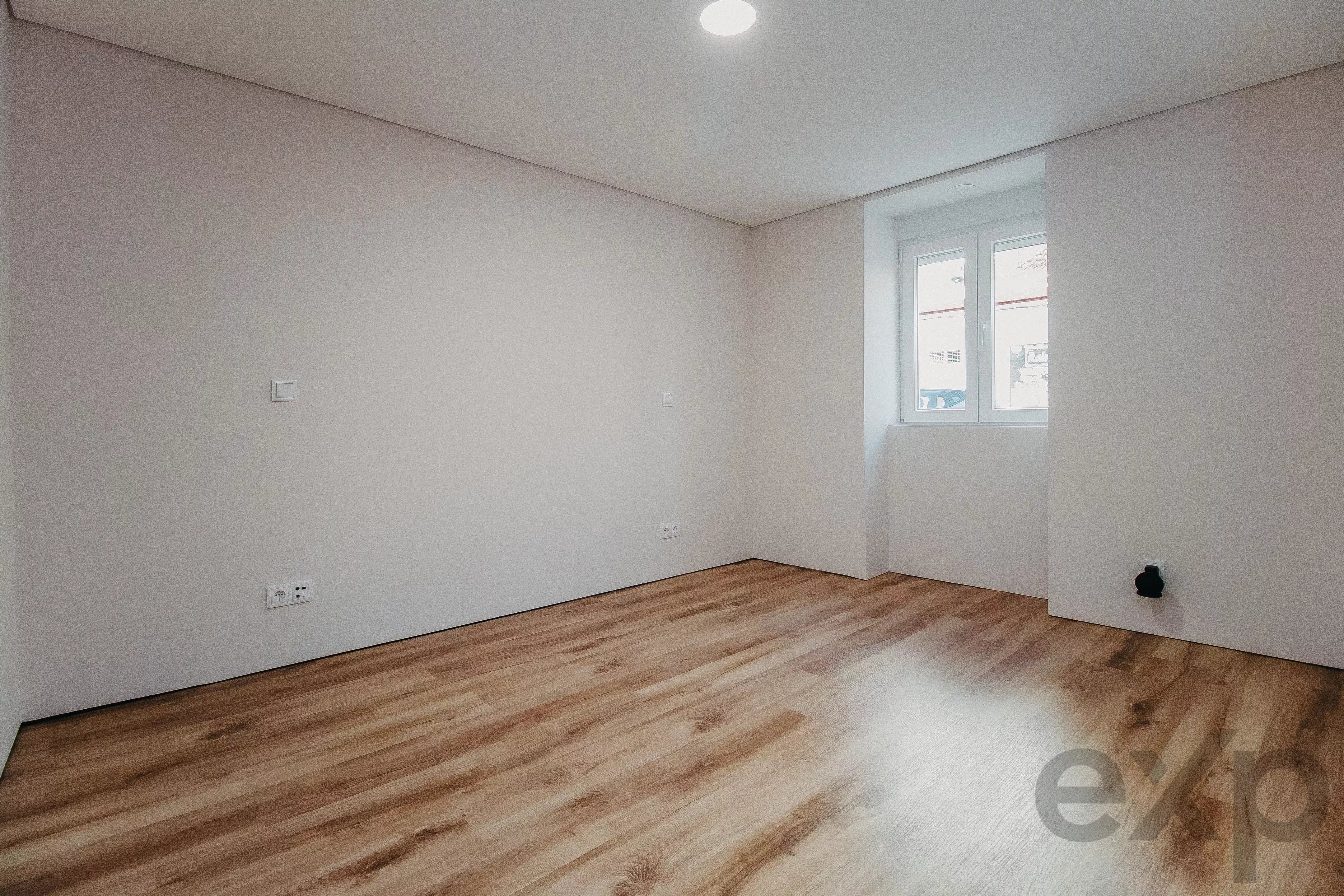 Marvelous Smart T3 House with 2 Suites, Private Garden of 30 m² and Balcony of 12.5 m² in the Historic Centre of Montijo, just 20 minutes from Gare do Oriente 87011924 image 13