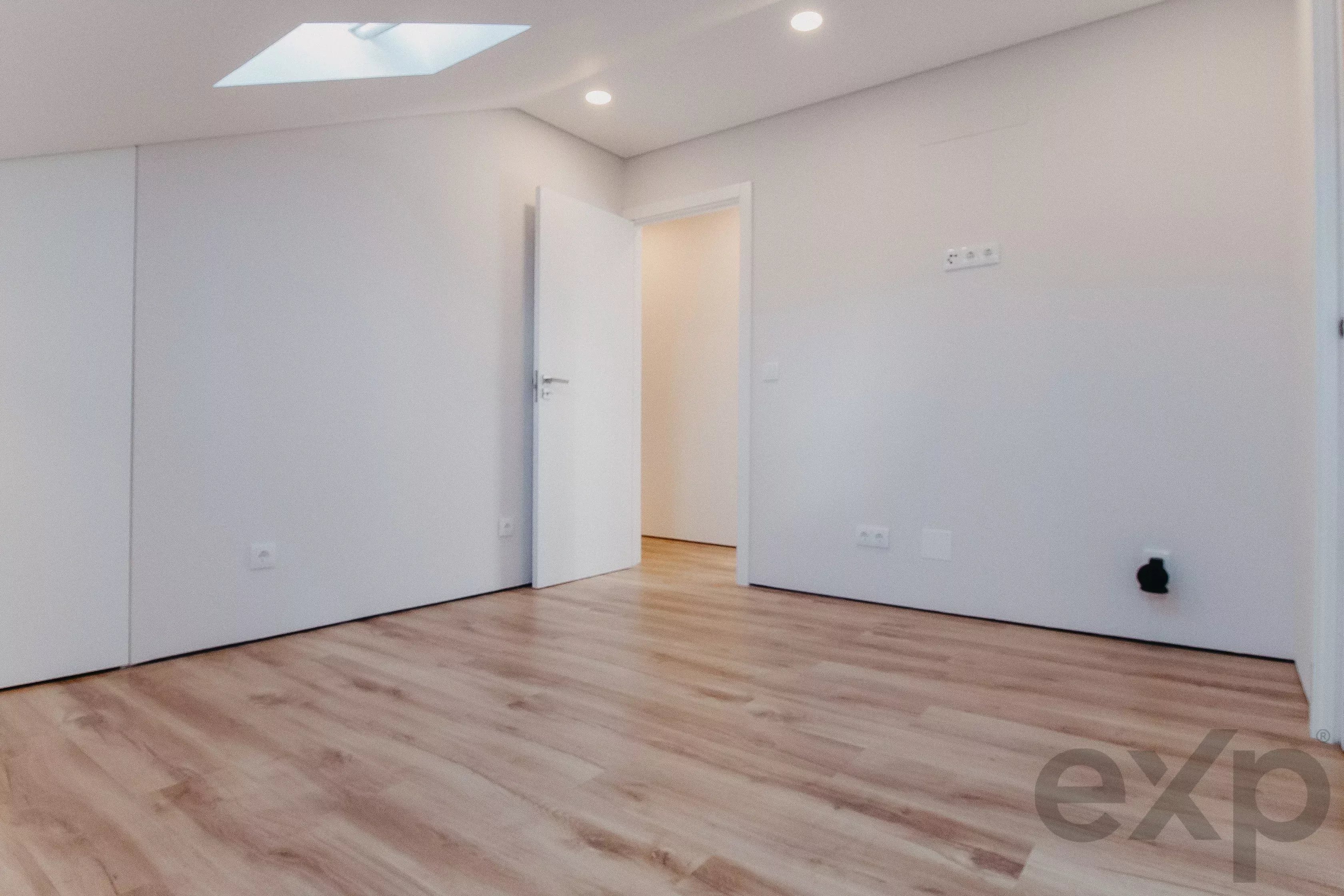 Marvelous Smart T3 House with 2 Suites, Private Garden of 30 m² and Balcony of 12.5 m² in the Historic Centre of Montijo, just 20 minutes from Gare do Oriente 87011924 image 33