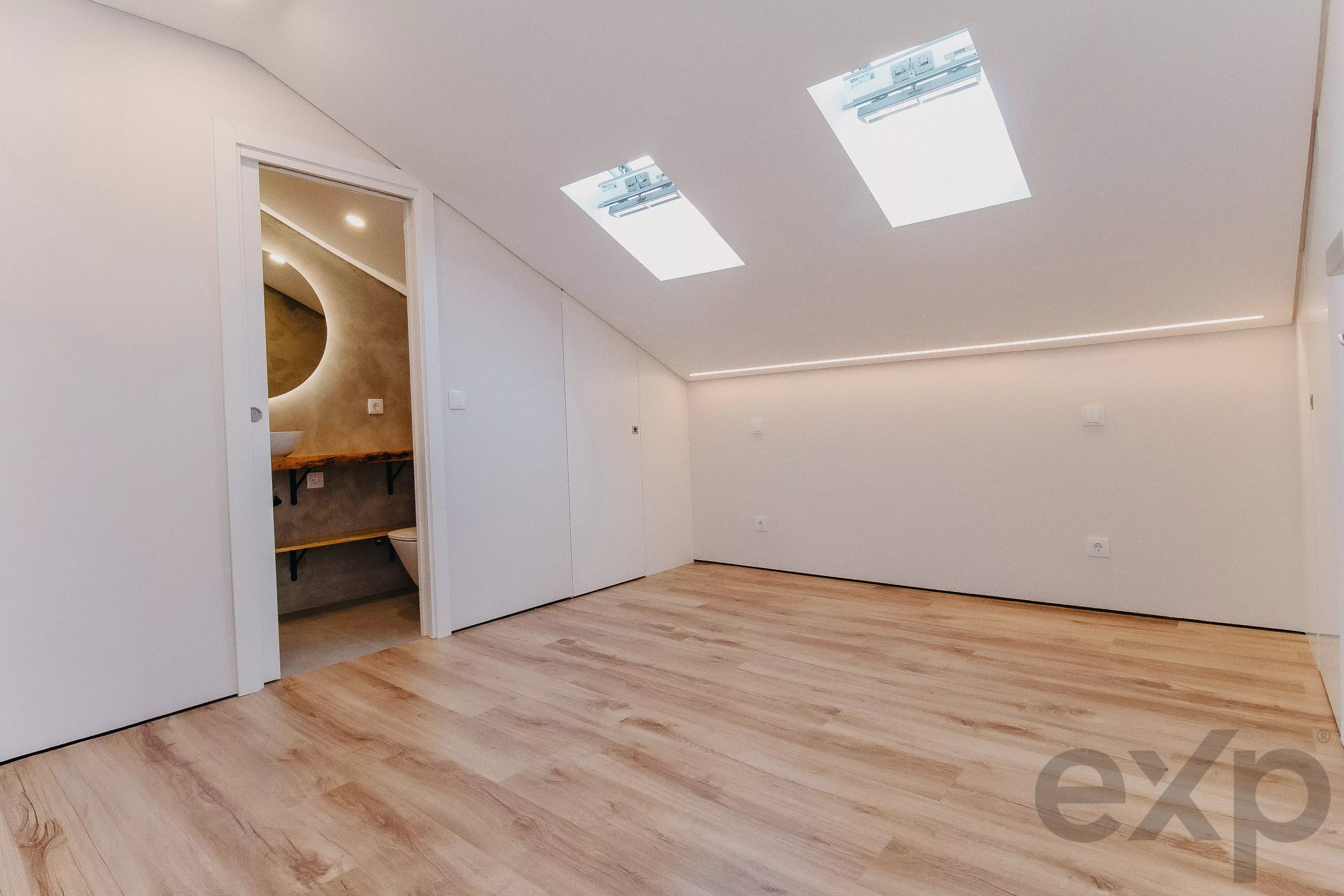 Marvelous Smart T3 House with 2 Suites, Private Garden of 30 m² and Balcony of 12.5 m² in the Historic Centre of Montijo, just 20 minutes from Gare do Oriente 87011924 image 11