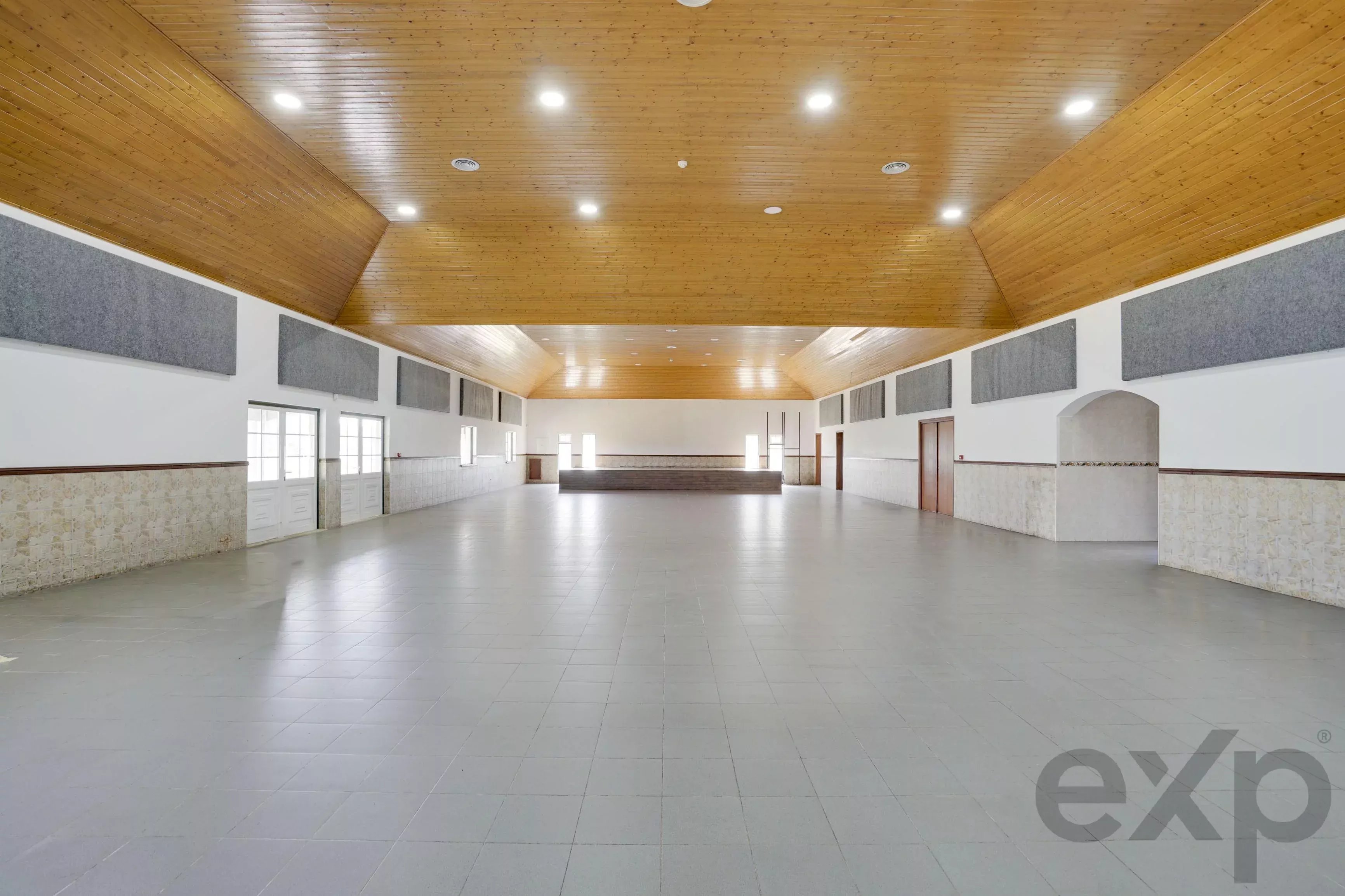 A dos Cunhados, Commercial Farm with a Plot of 9,630 Square Metres 87016840 image 14