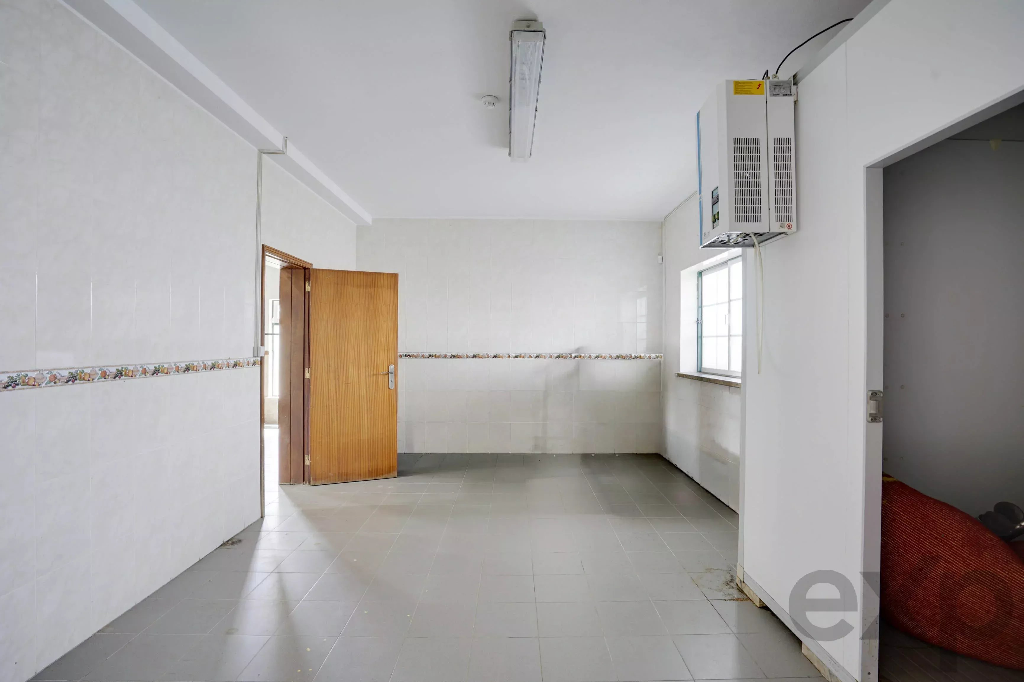 A dos Cunhados, Commercial Farm with a Plot of 9,630 Square Metres 87016840 image 17