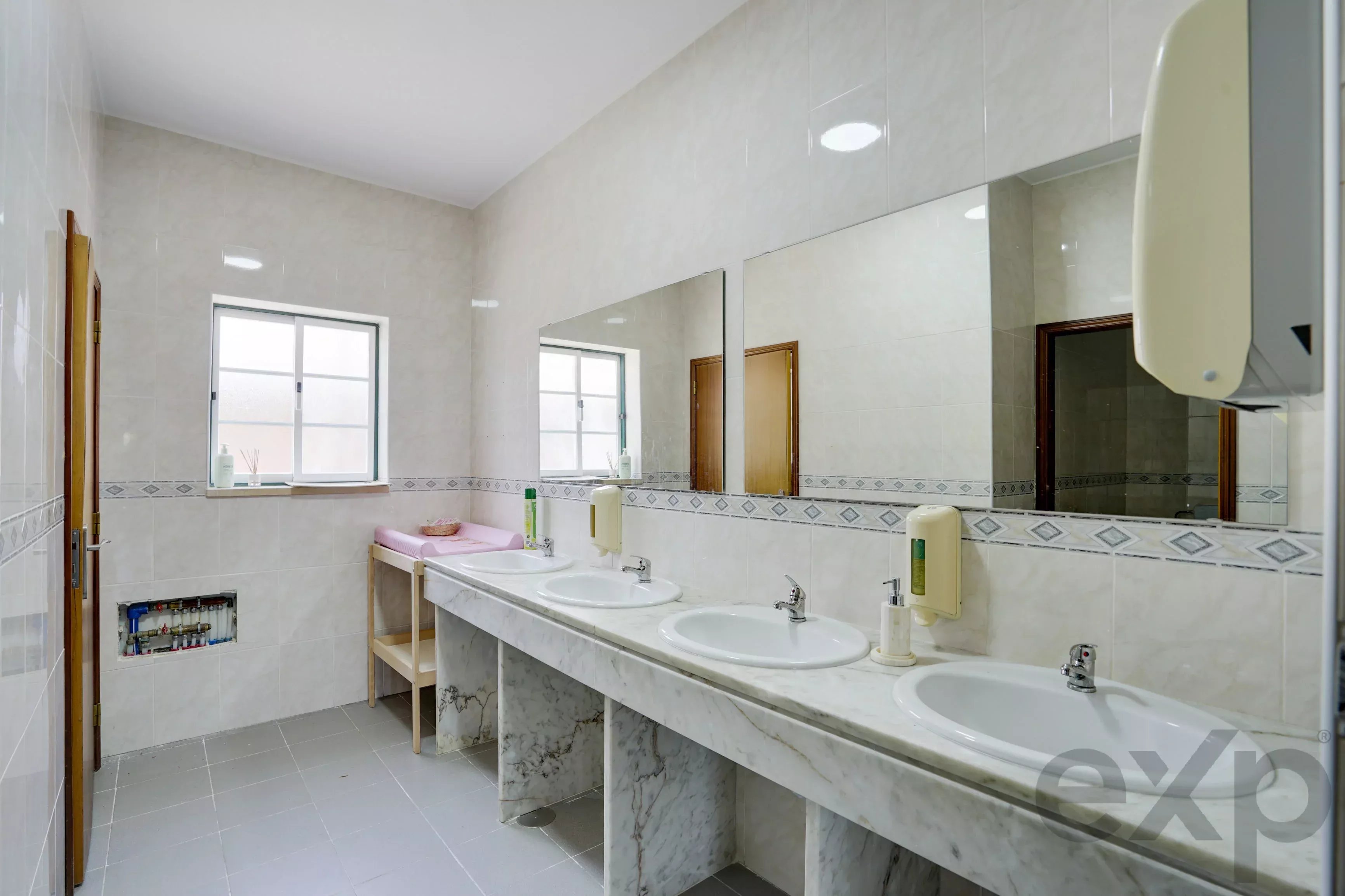 A dos Cunhados, Commercial Farm with a Plot of 9,630 Square Metres 87016840 image 20