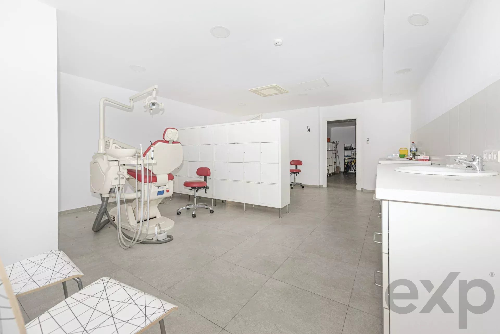 Prestigious Store near Chiado 87016877 image 13