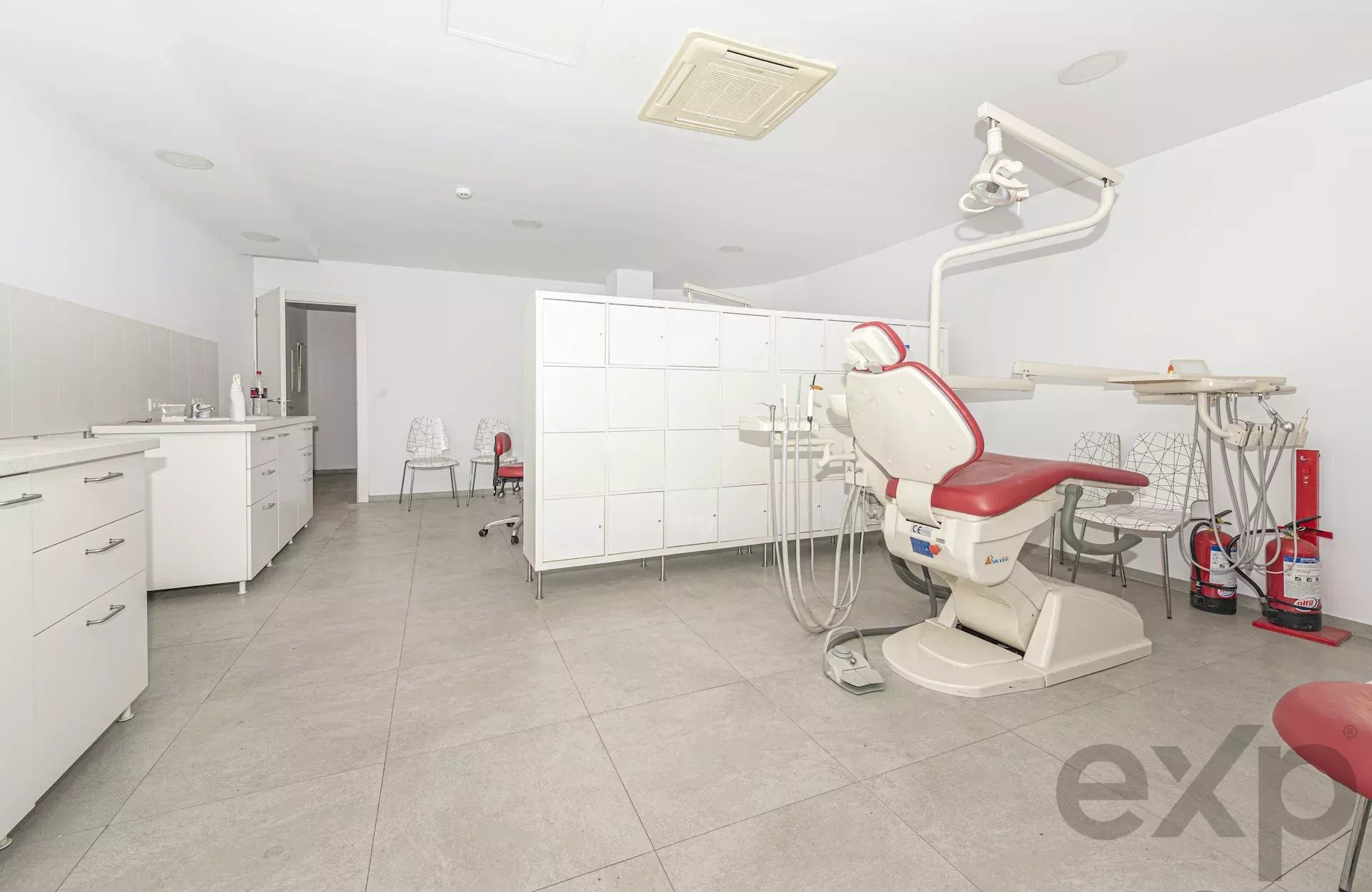 Prestigious Store near Chiado 87016877 image 11