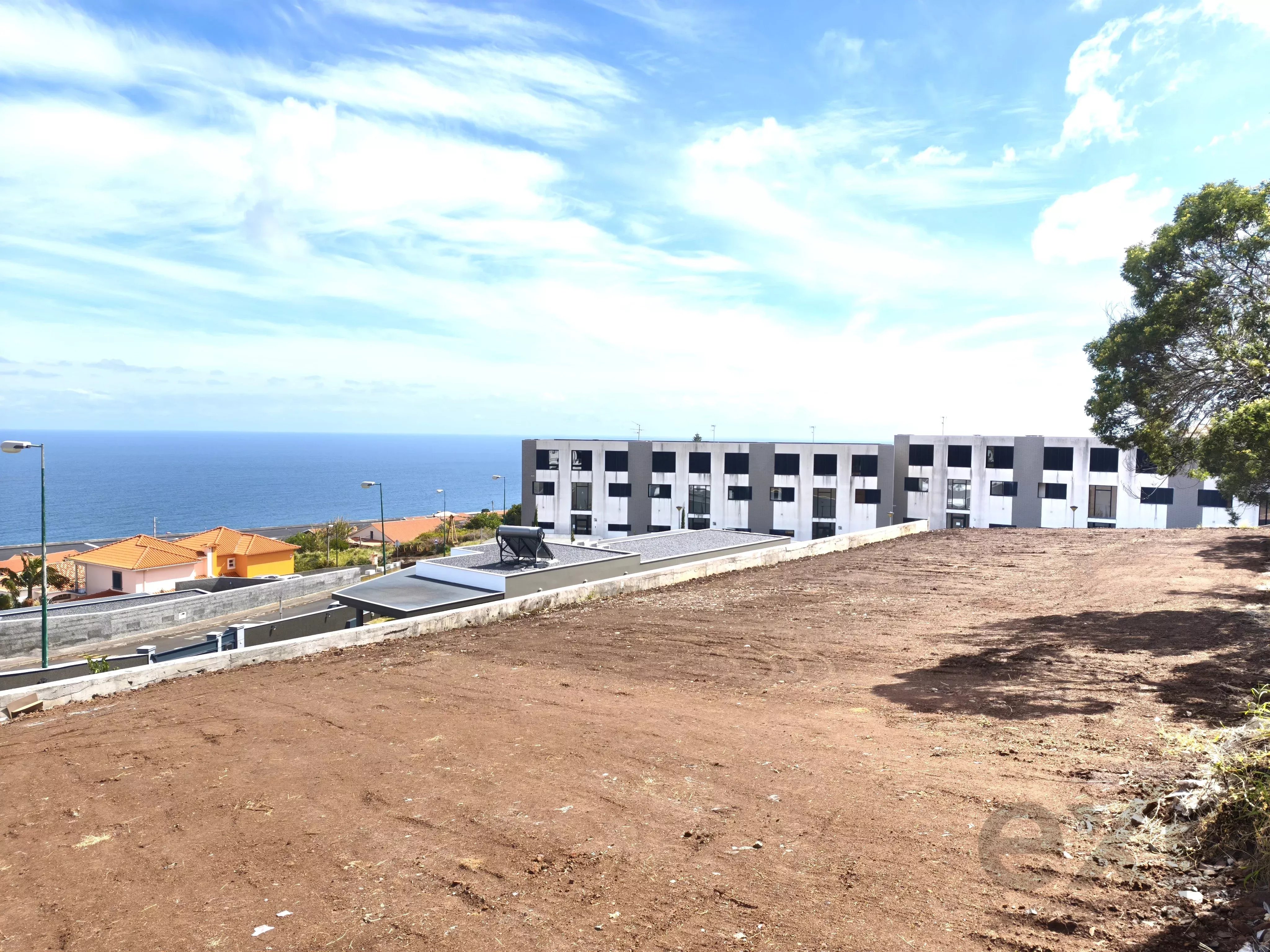 TERRENO EXCLUSIVO COM VISTA MAR — ÁGUA DE PENA, MACHICO | 1.645,60 m²