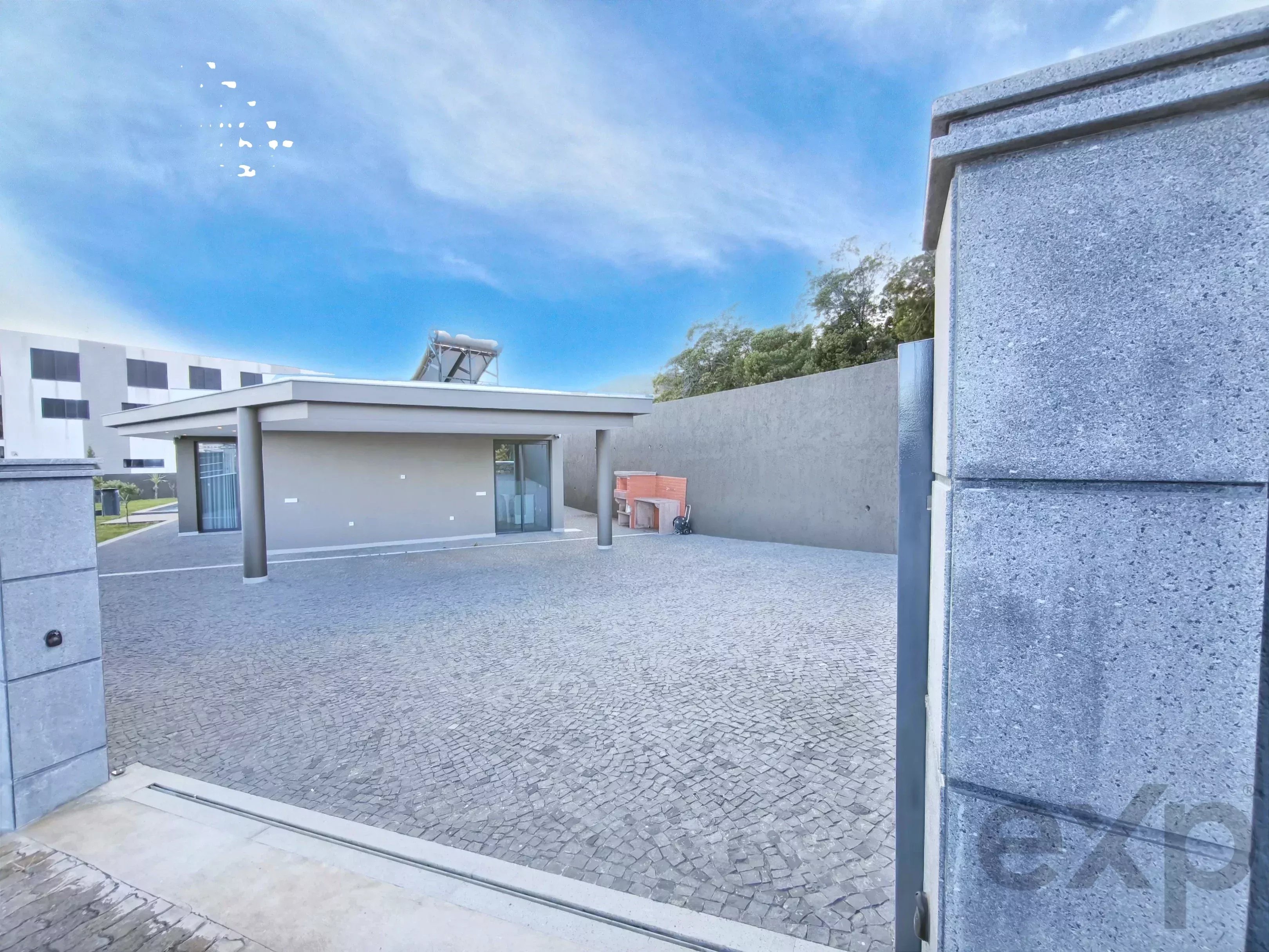 Moradia Contemporânea com 3 Suítes, Água de Pena, Madeira