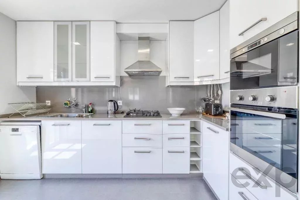 Sober House Penthouse in Central Cascais 87025152 image 8