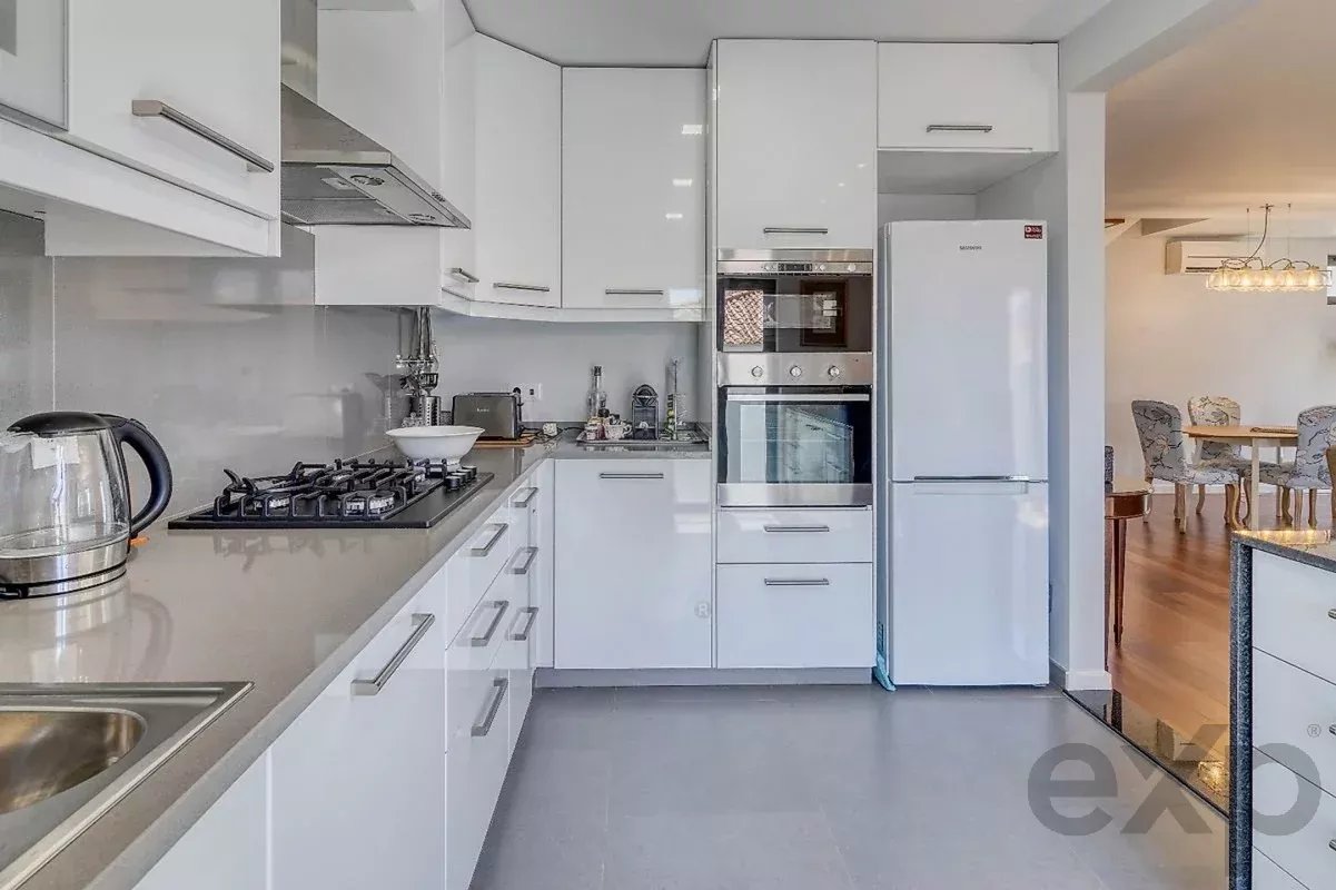 Sober House Penthouse in Central Cascais 87025152 image 7