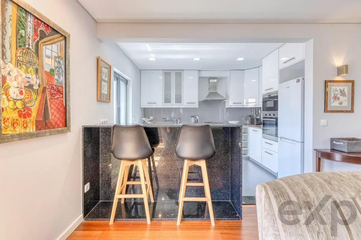Sober House Penthouse in Central Cascais 87025152 image 9