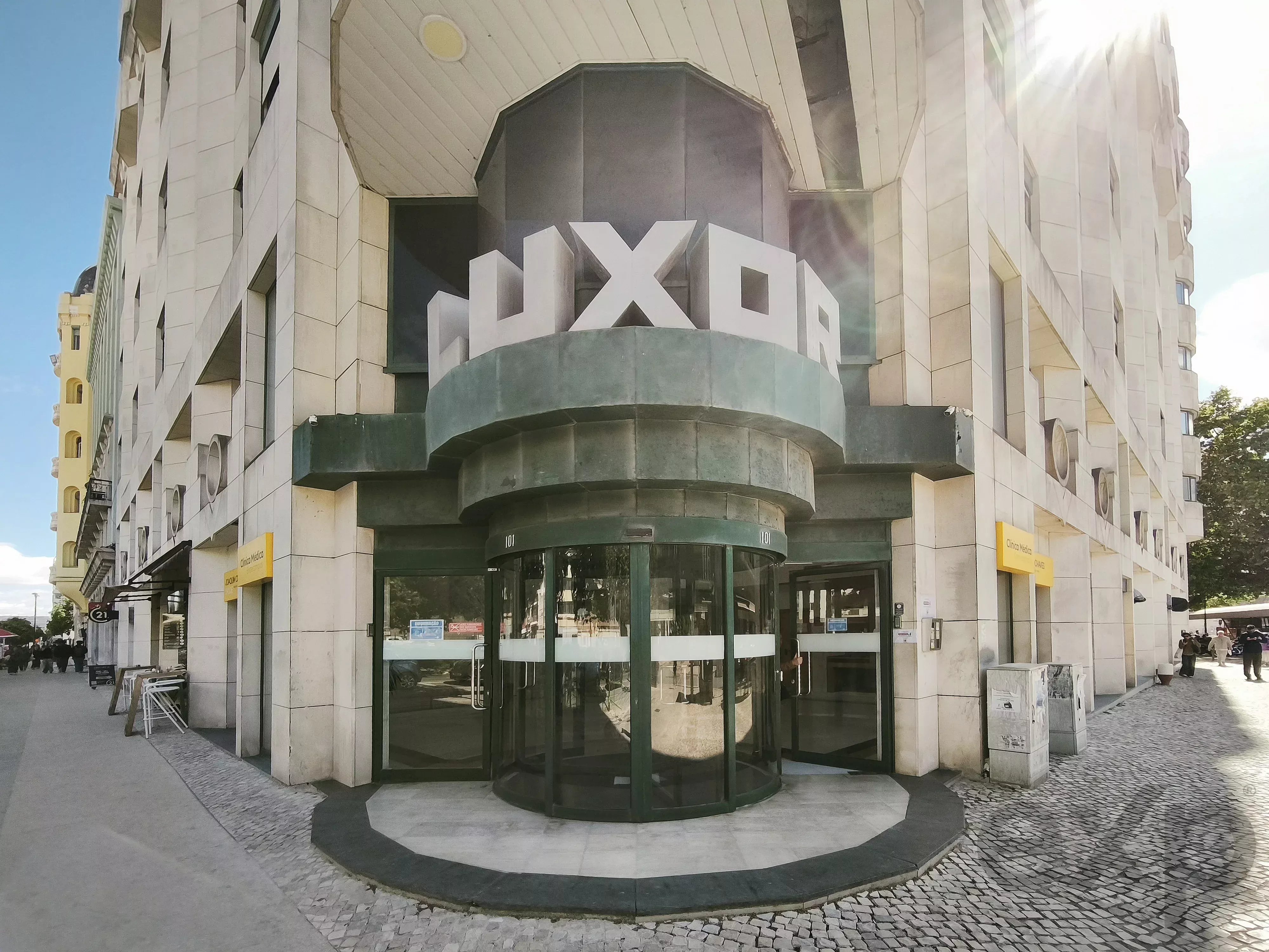 Commercial Space in Lisbon for Clinic or Business Services 4
