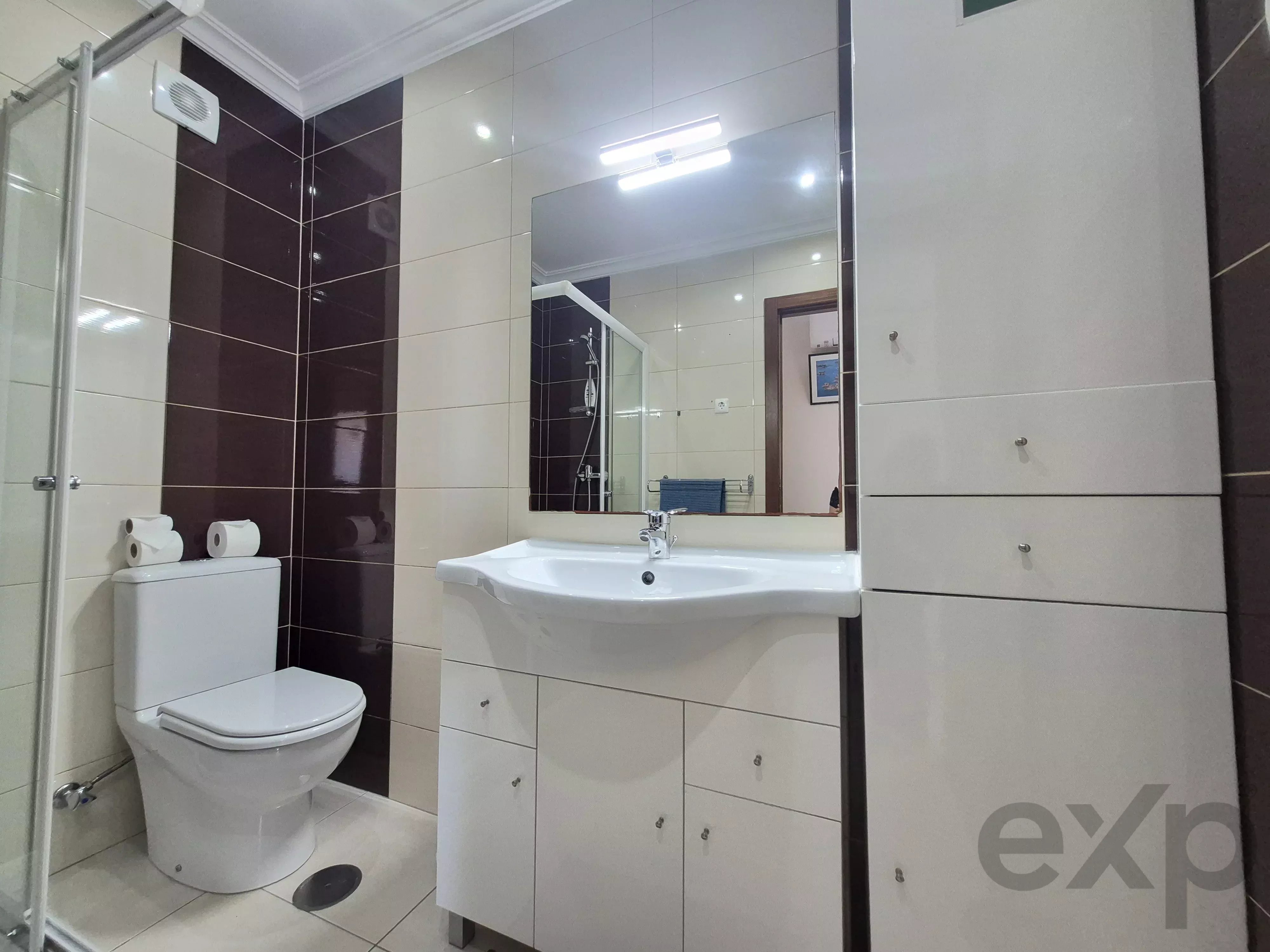 Renovated one‑bedroom flat at Praia da Rocha, with parking. 87031836 image 24