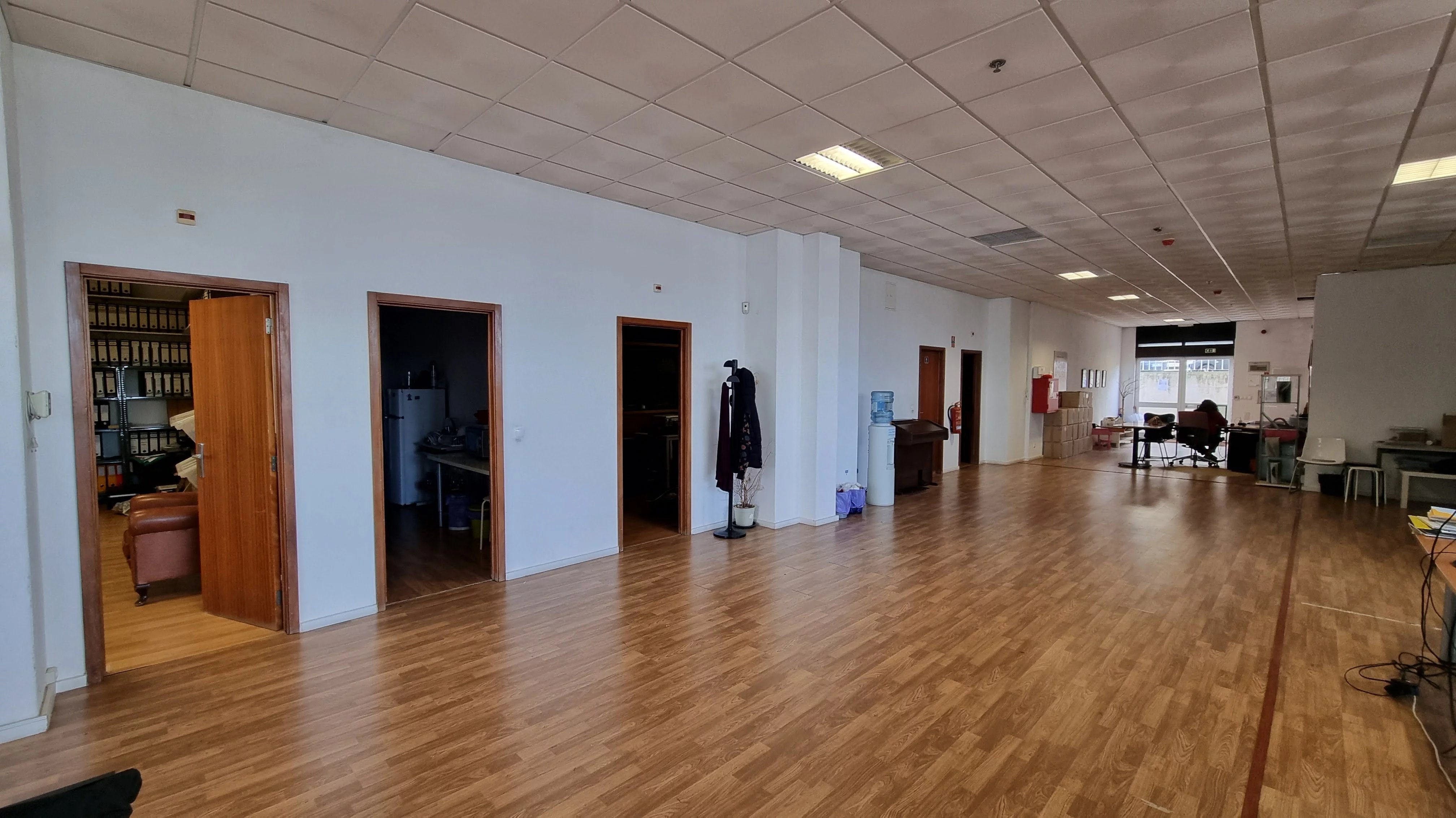 Armazéns for sale in Lisboa, 410 m²
