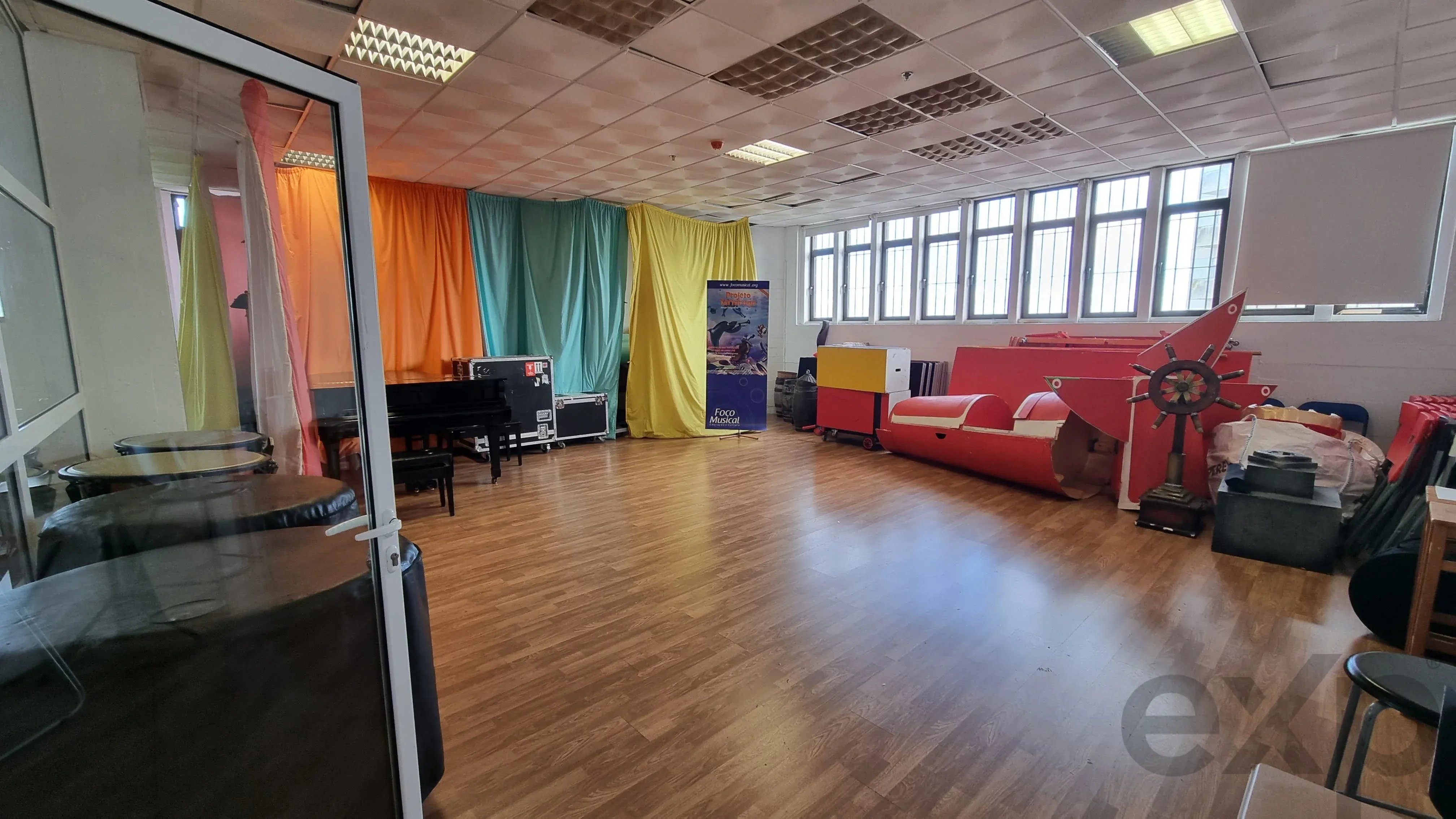 Espaço com Licença de Serviços, Grande Área e Pé-Direito Alto – Ideal para Contact Center, Ginásio/Box ou Hub Tecnológico – Grande Lisboa 87033229 image 6