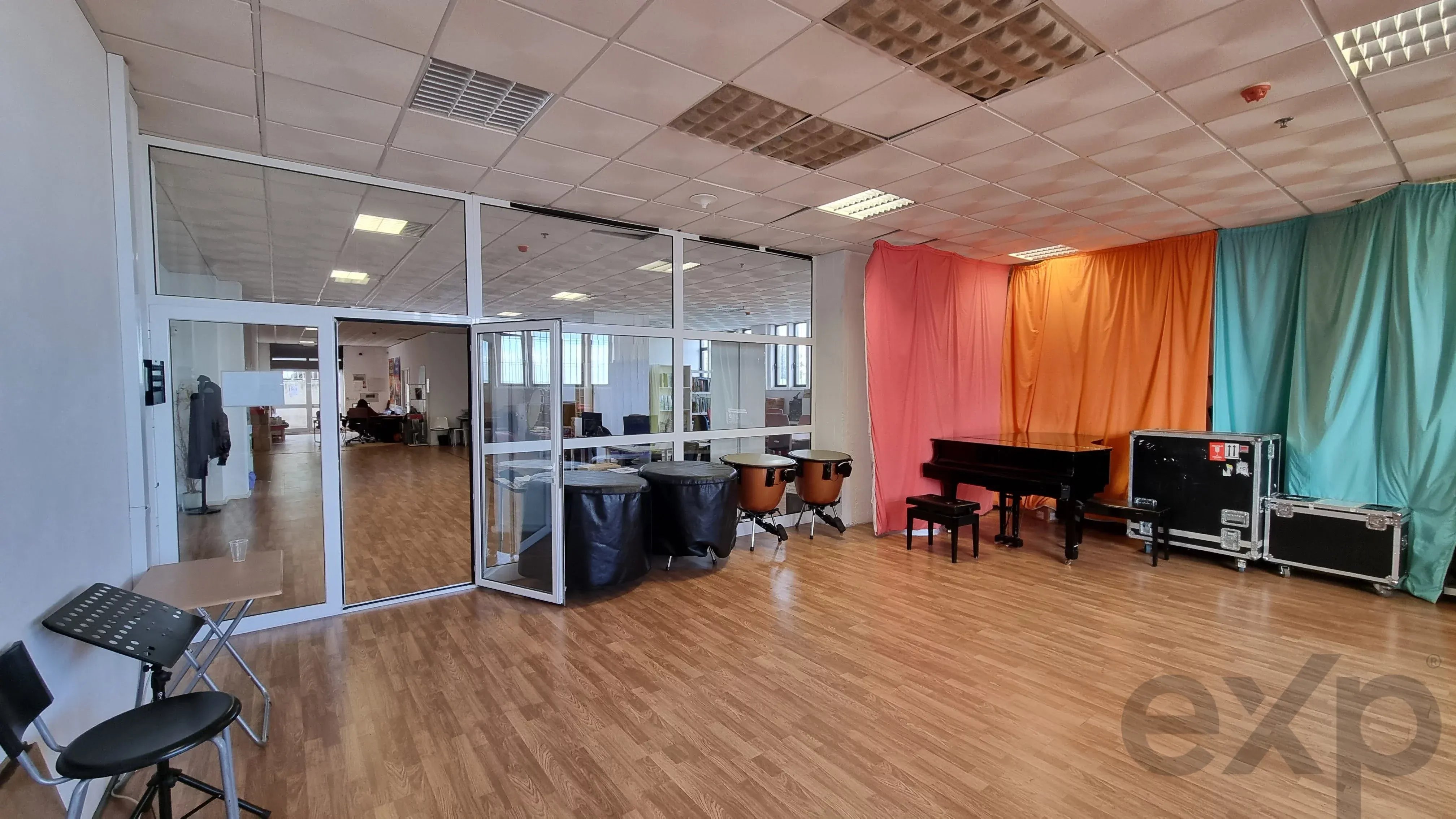 Espaço com Licença de Serviços, Grande Área e Pé-Direito Alto – Ideal para Contact Center, Ginásio/Box ou Hub Tecnológico – Grande Lisboa 87033229 image 5