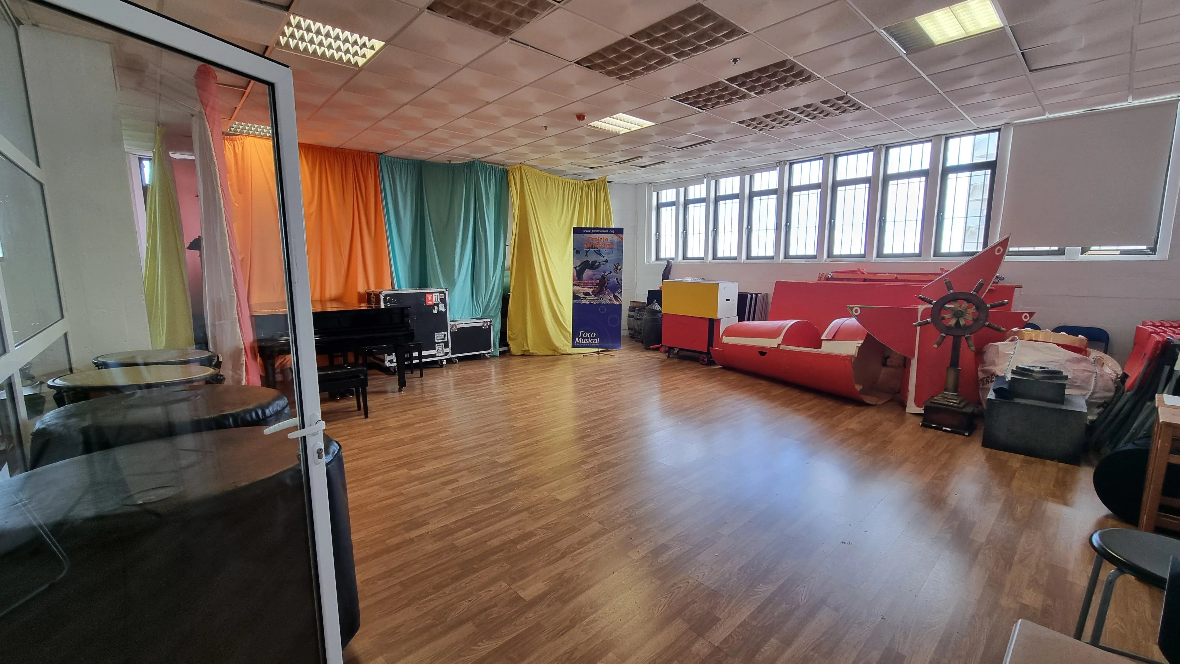 Armazéns for sale in Lisboa, 410 m²