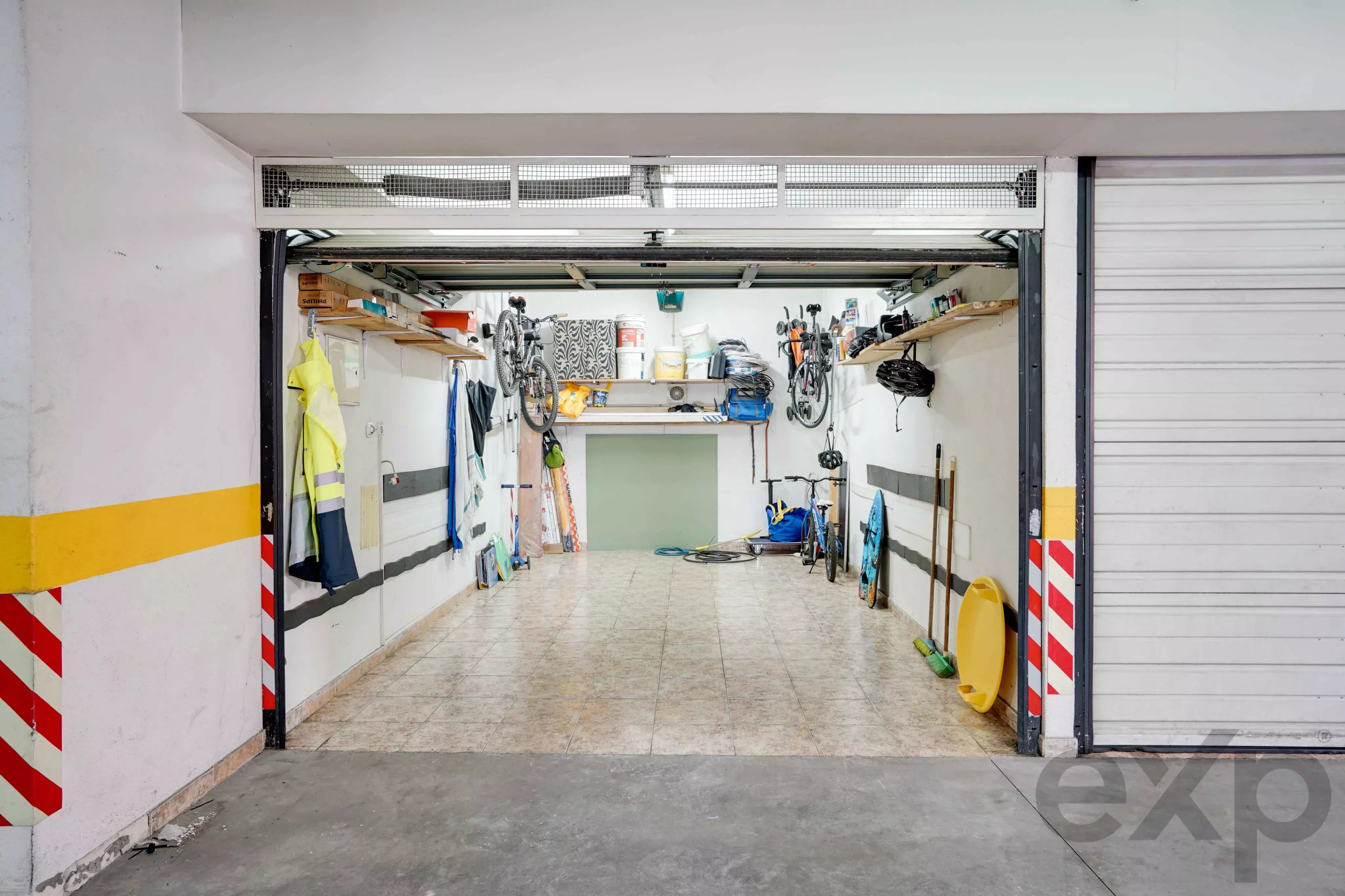 T3 Apartment in Póvoa de Santa Iria, featuring a garage and excellent storage space. 87033362 image 32