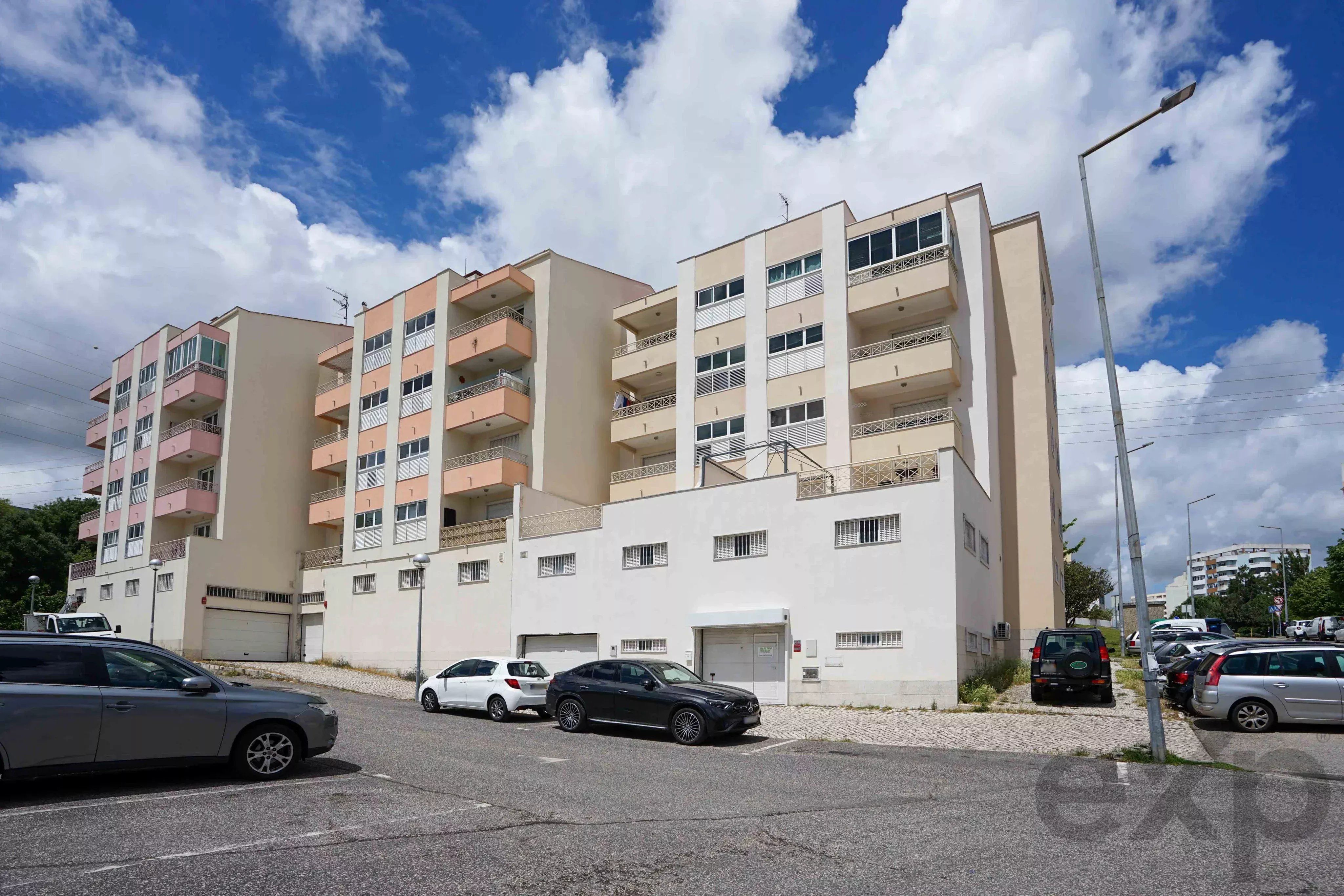 T3 Apartment in Póvoa de Santa Iria, featuring a garage and excellent storage space. 87033362 image 33