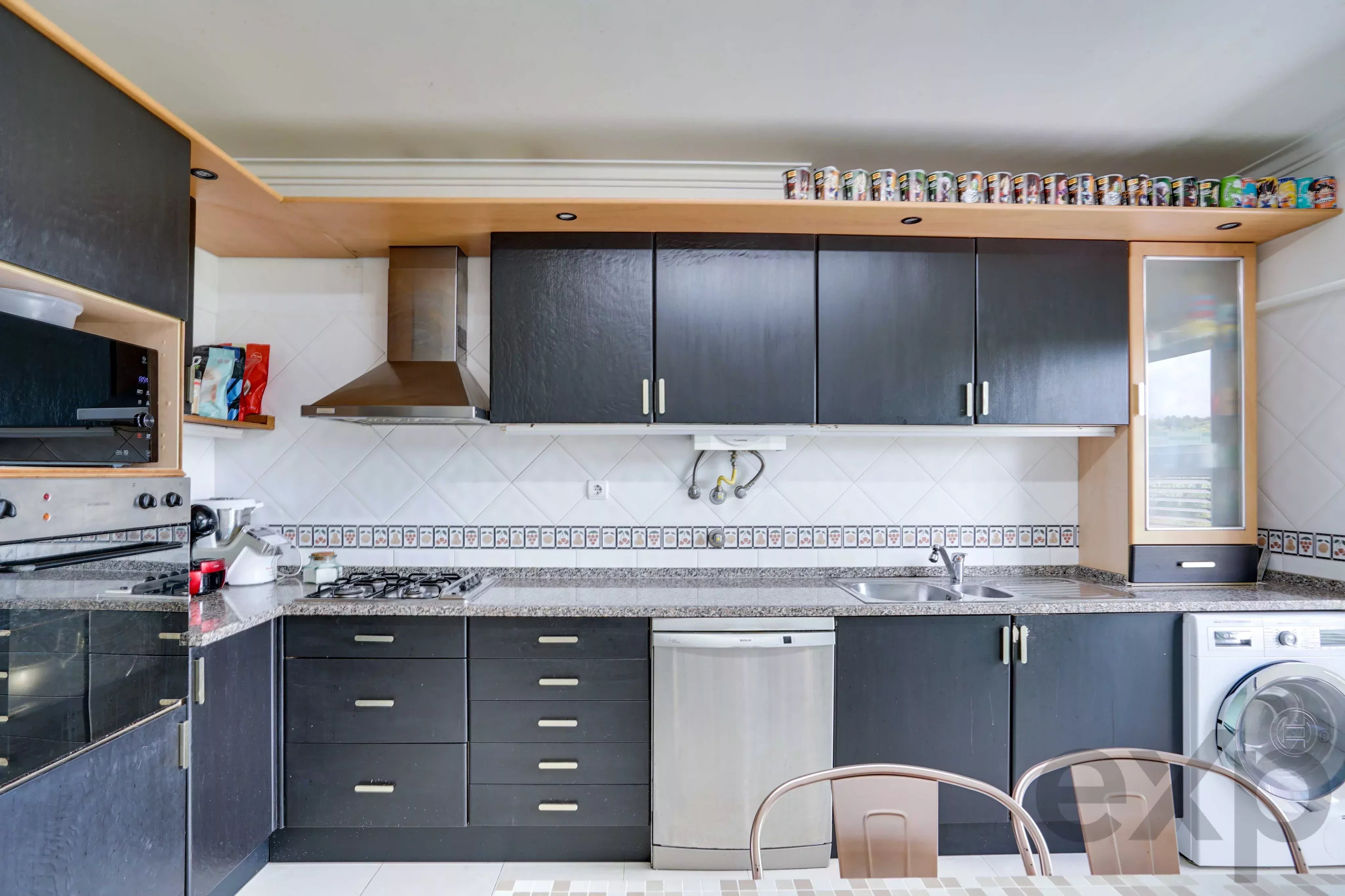 T3 Apartment in Póvoa de Santa Iria, featuring a garage and excellent storage space. 87033362 image 10