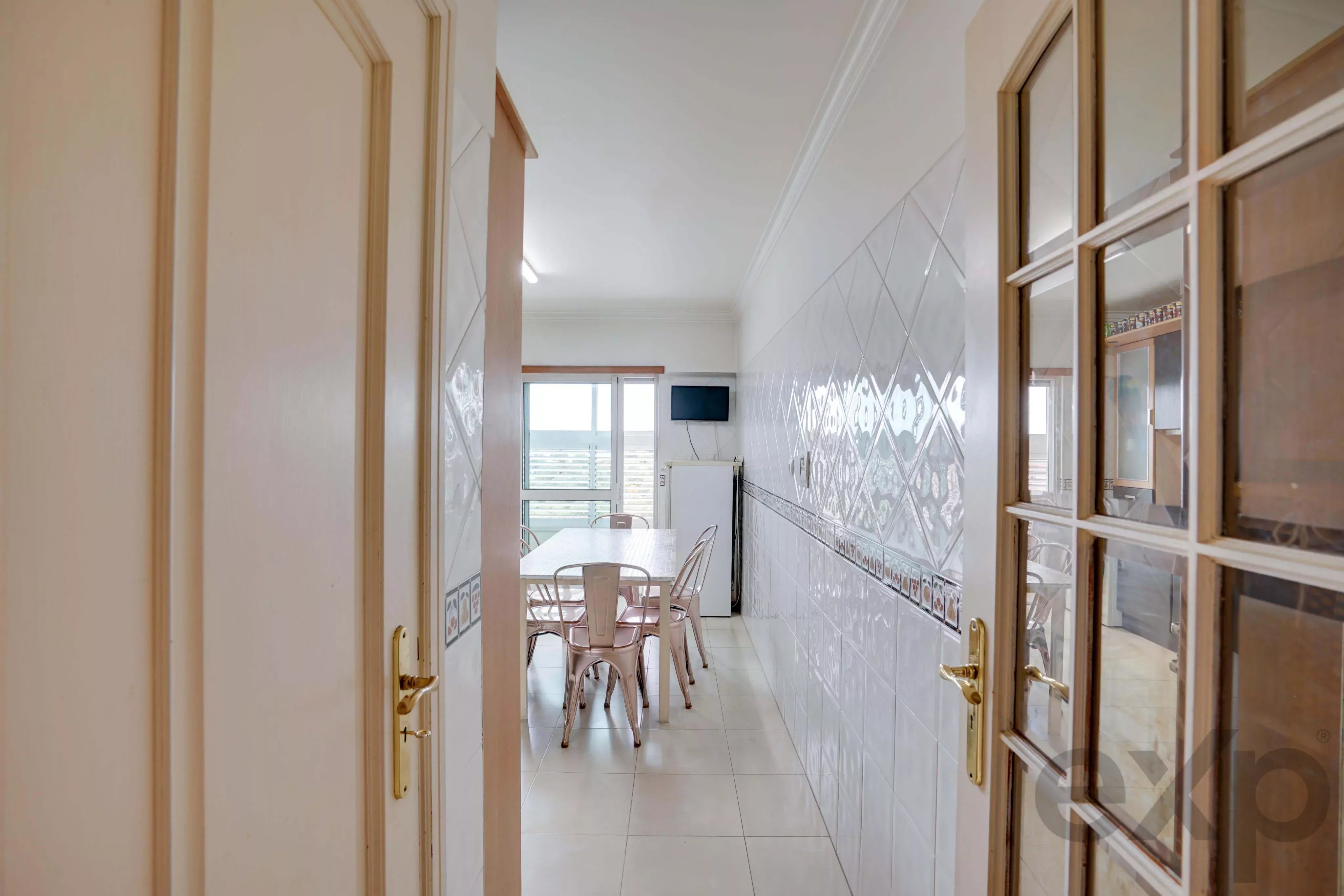 T3 Apartment in Póvoa de Santa Iria, featuring a garage and excellent storage space. 87033362 image 13