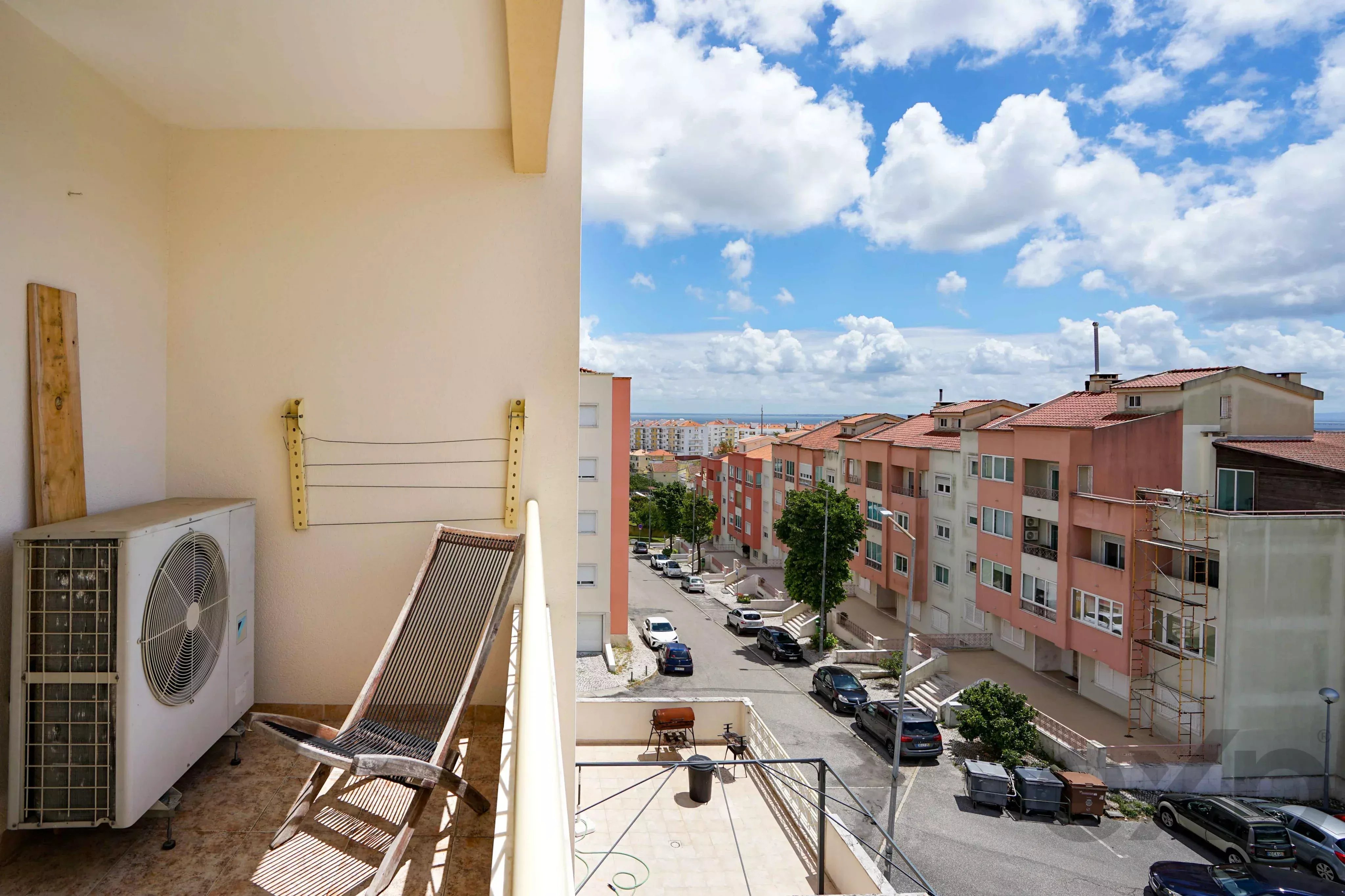 T3 Apartment in Póvoa de Santa Iria, featuring a garage and excellent storage space. 87033362 image 8