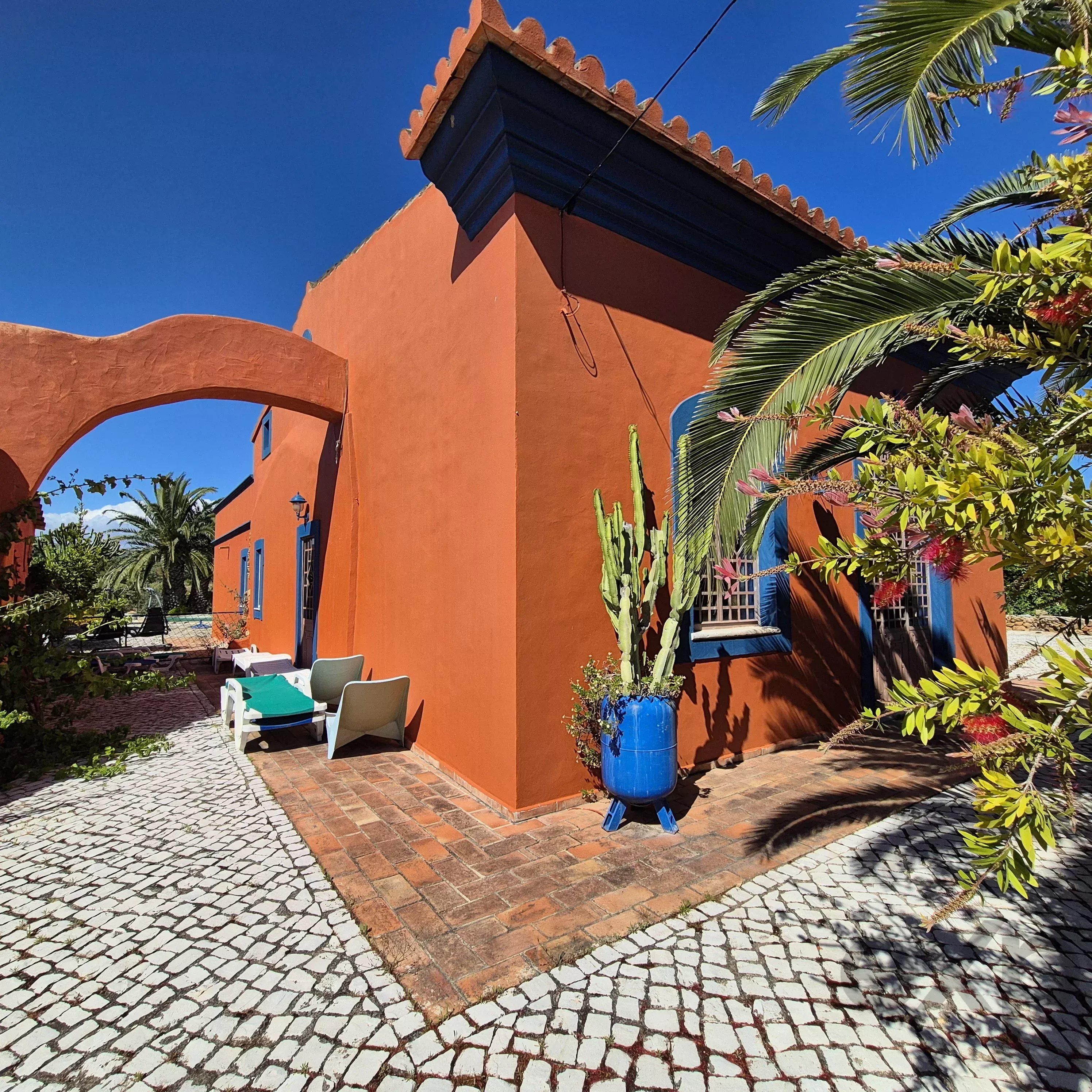 Estate with Swimming Pool 87034529 image 11