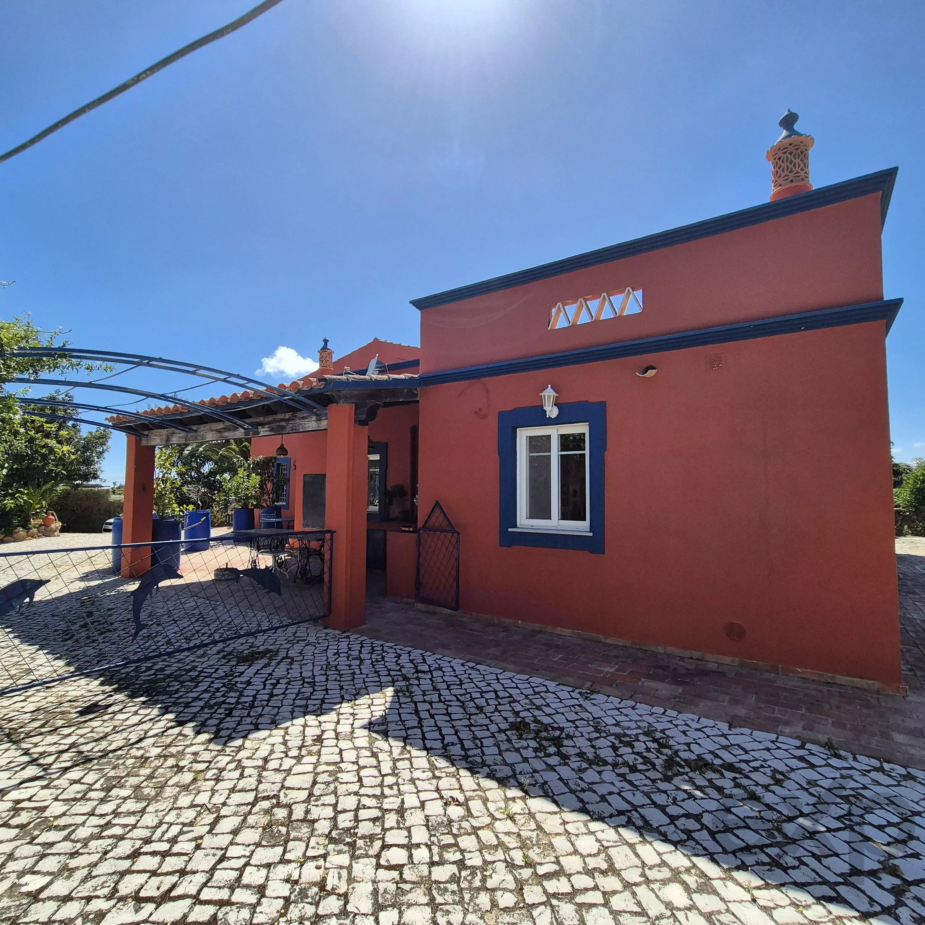 Estate with Swimming Pool 87034529 image 7