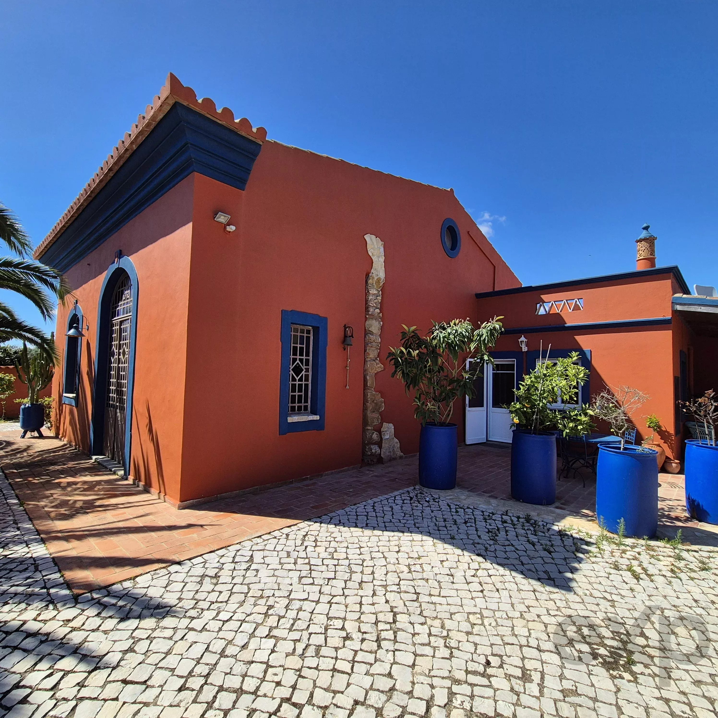 Estate with Swimming Pool 87034529 image 1