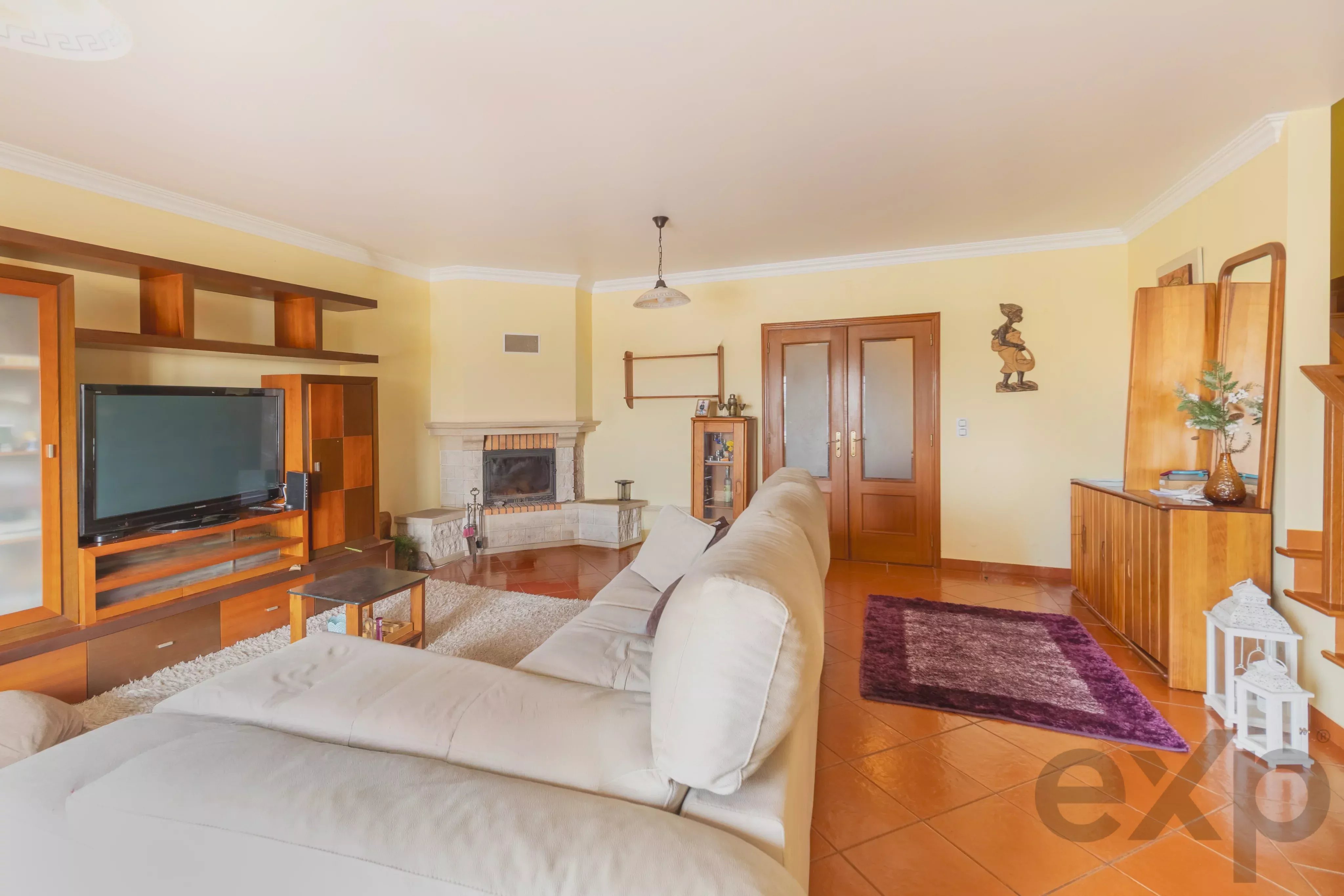 Live just 30 minutes from Lisbon, in a private condominium with family space and close to the beaches of Ericeira. 87035720 image 1