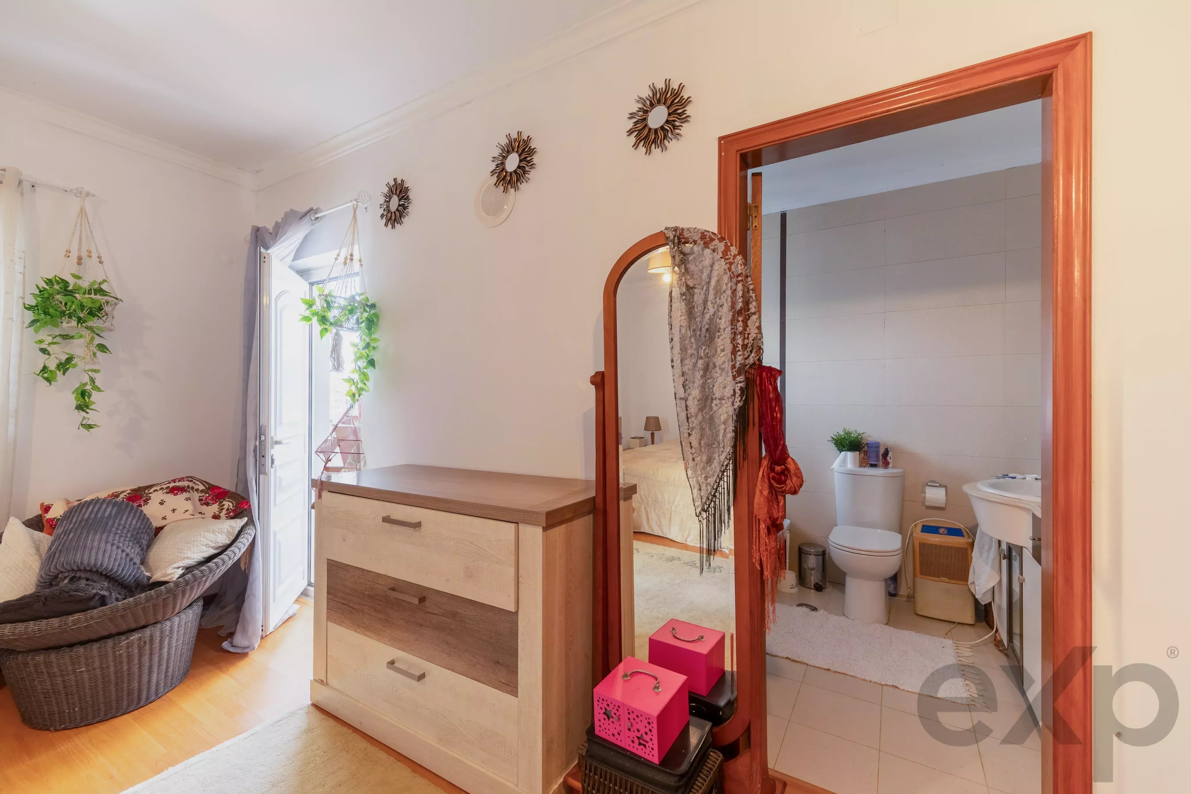 "Viver a 30 minutos de Lisboa, num condomínio privado, com espaço para a família e perto das praias da Ericeira." 87035720 image 21