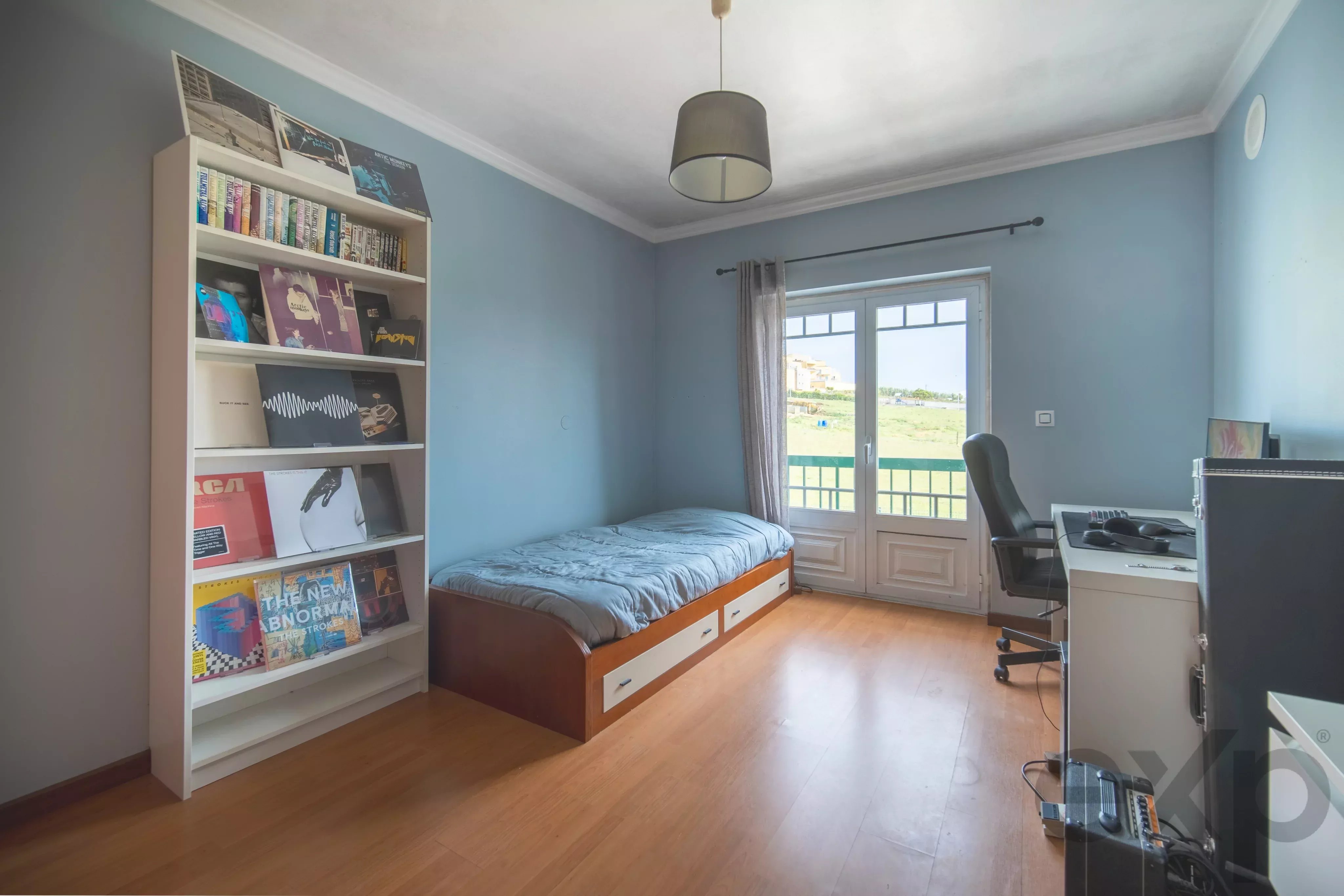 "Viver a 30 minutos de Lisboa, num condomínio privado, com espaço para a família e perto das praias da Ericeira." 87035720 image 17