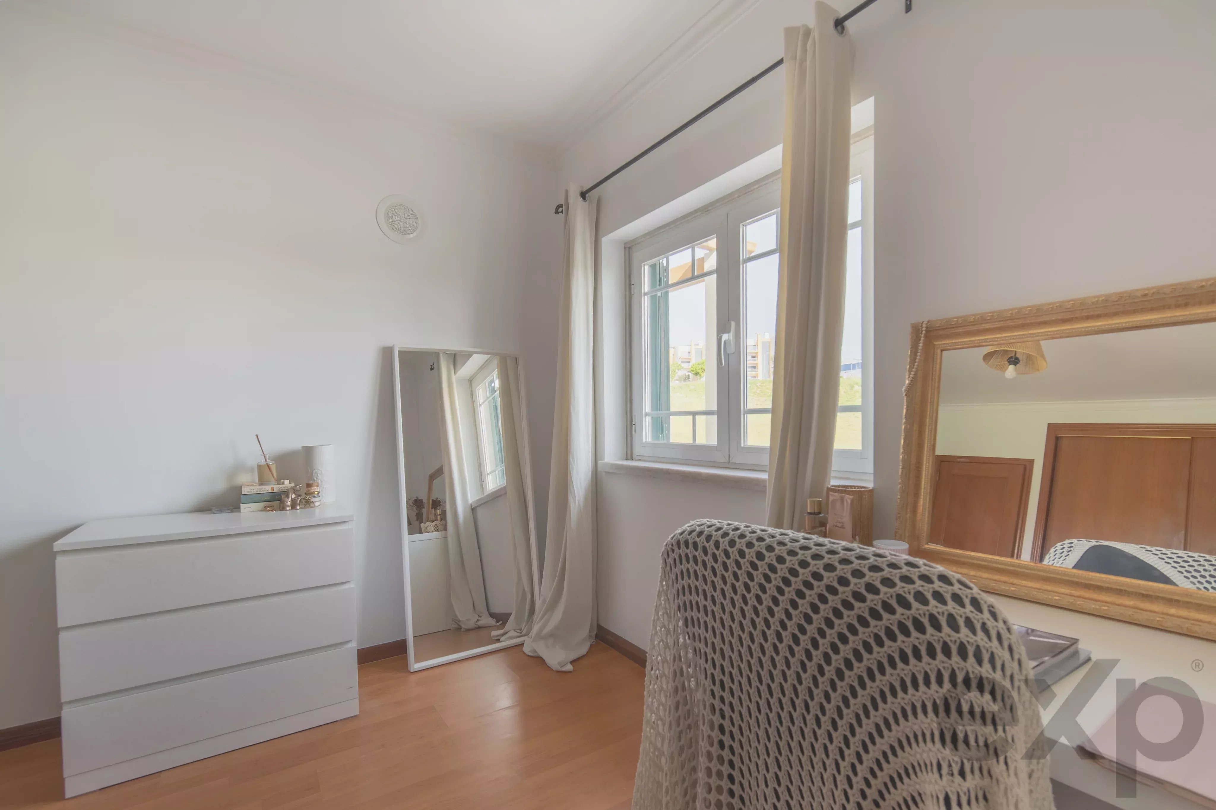 "Viver a 30 minutos de Lisboa, num condomínio privado, com espaço para a família e perto das praias da Ericeira." 87035720 image 30