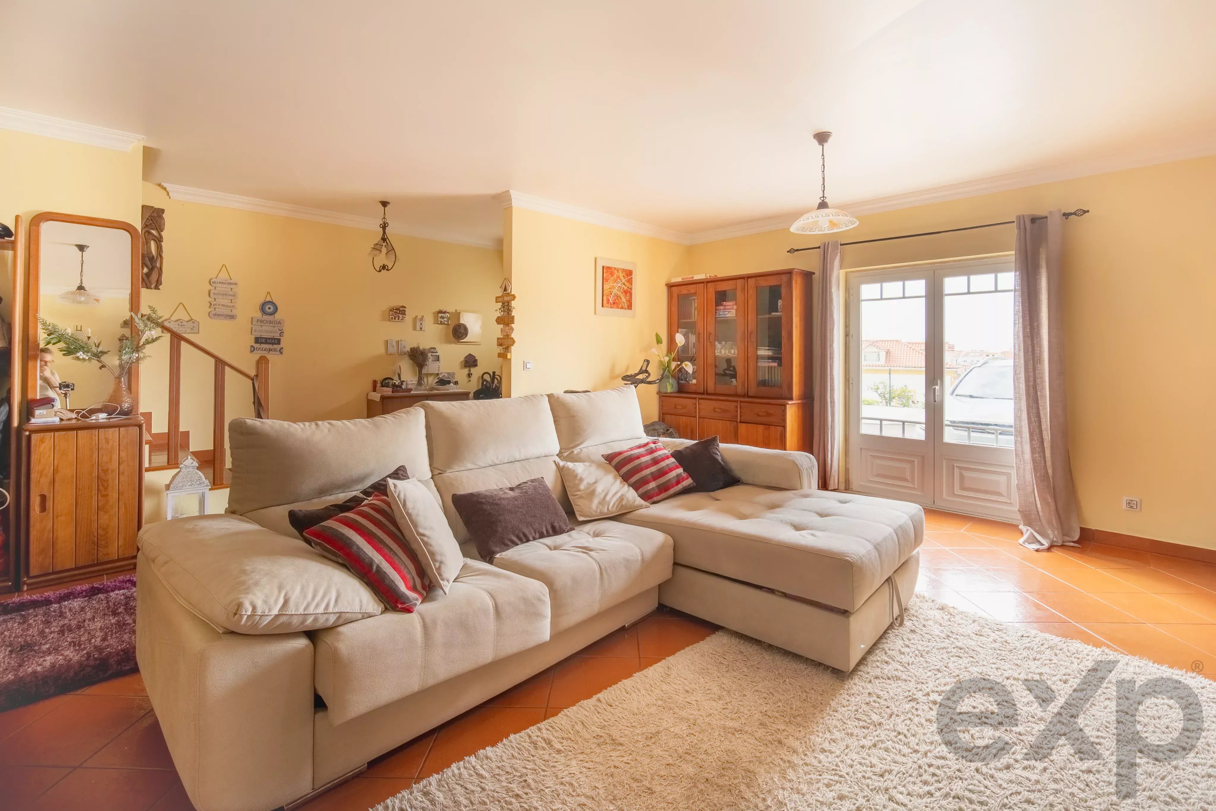 Living 30 minutes from Lisbon, in a private condominium, with space for the family and close to Ericeira beaches. 4