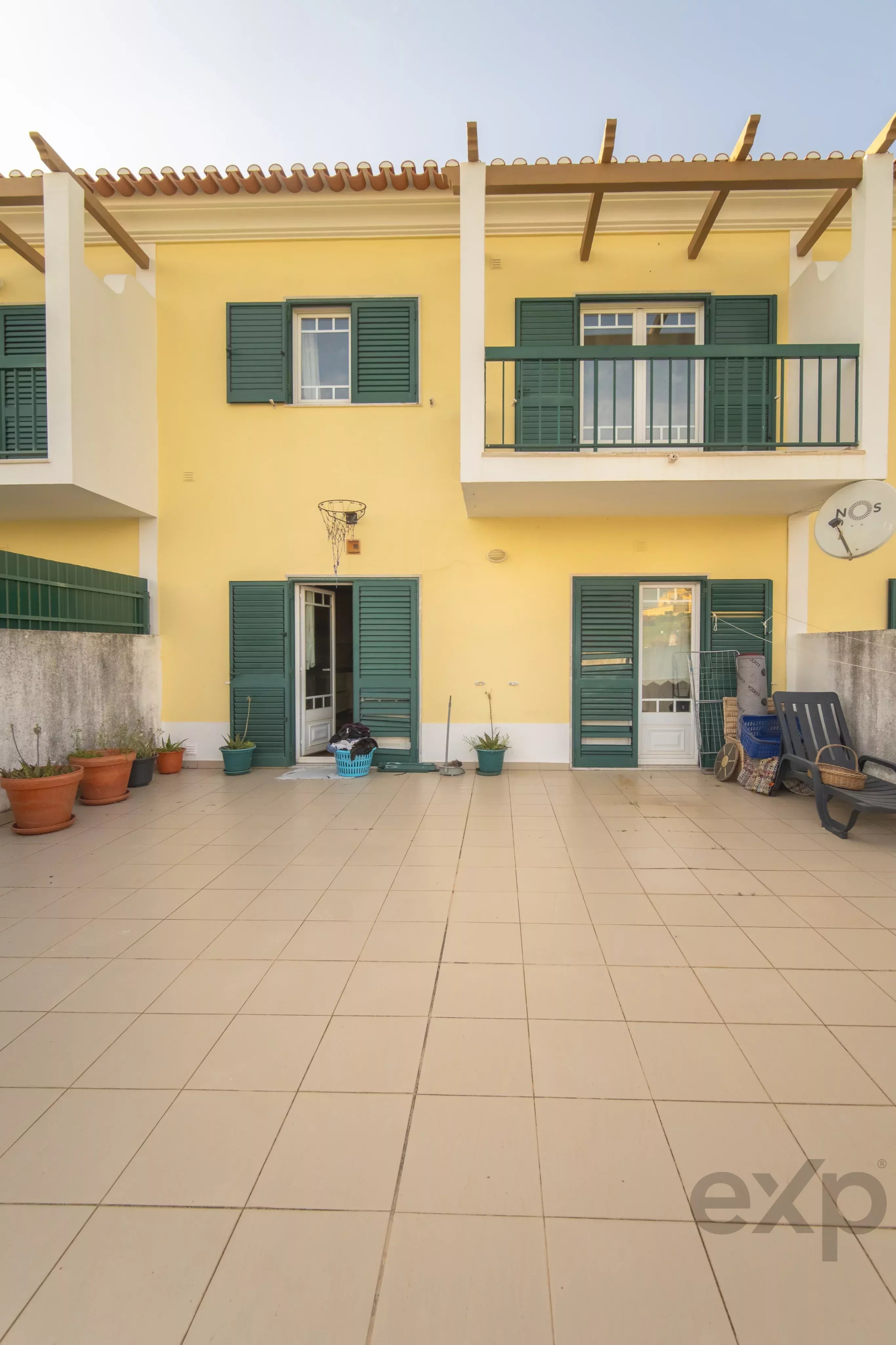 "Viver a 30 minutos de Lisboa, num condomínio privado, com espaço para a família e perto das praias da Ericeira." 87035720 image 9