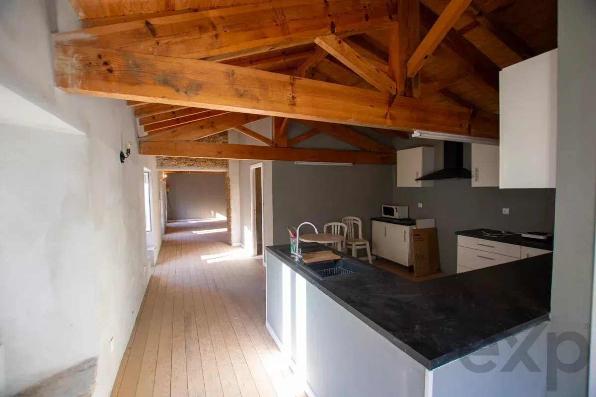 Uma casa de pedra com alma de rio