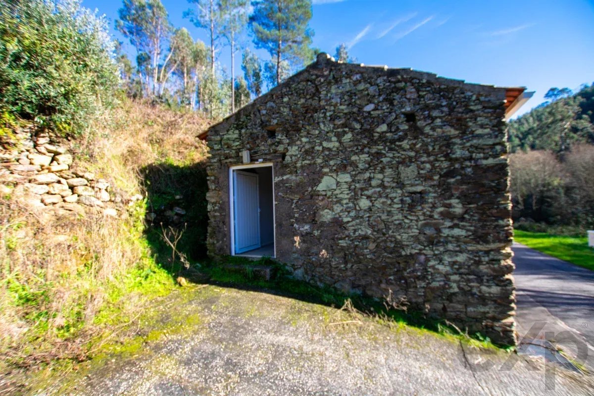 Uma casa de pedra com alma de rio
