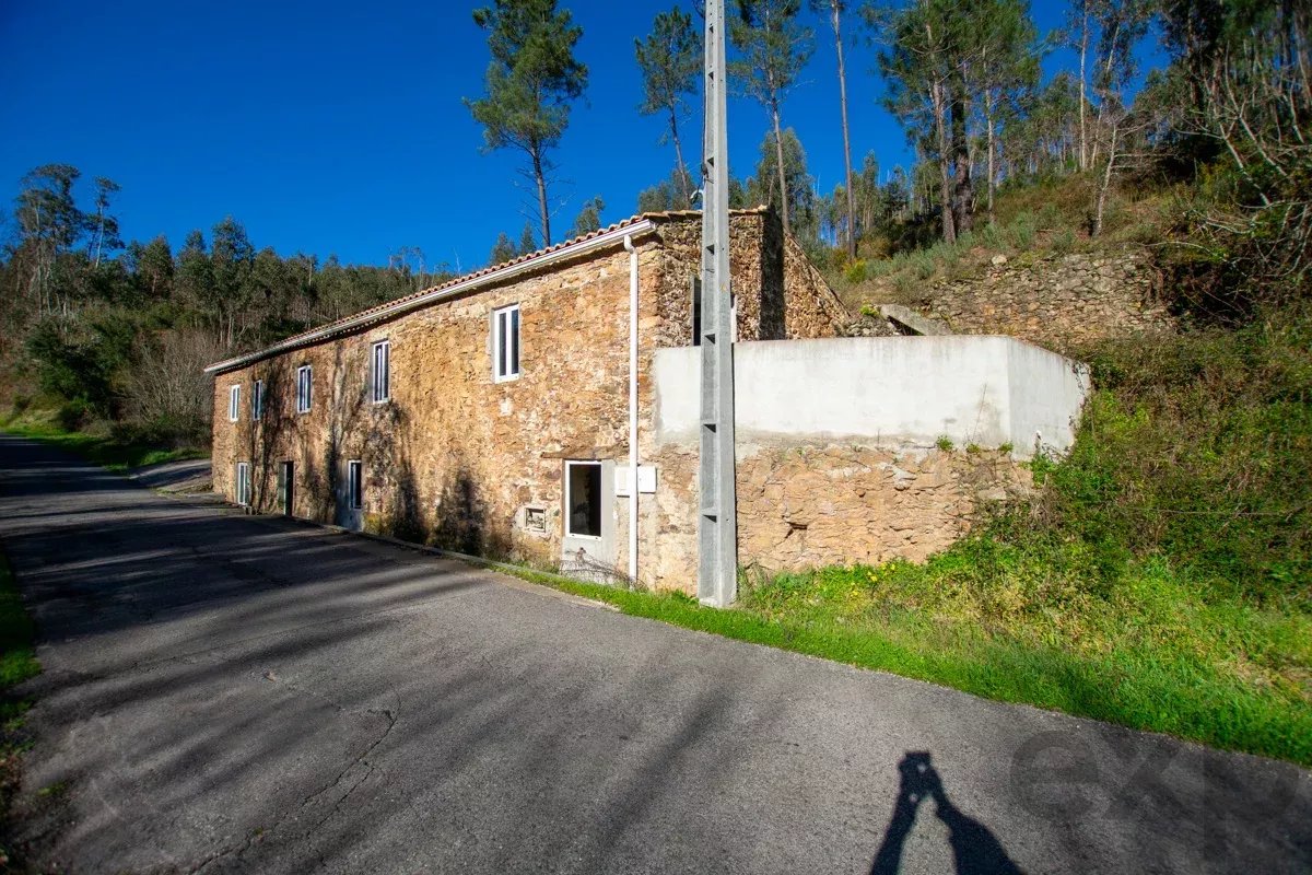 Uma casa de pedra com alma de rio