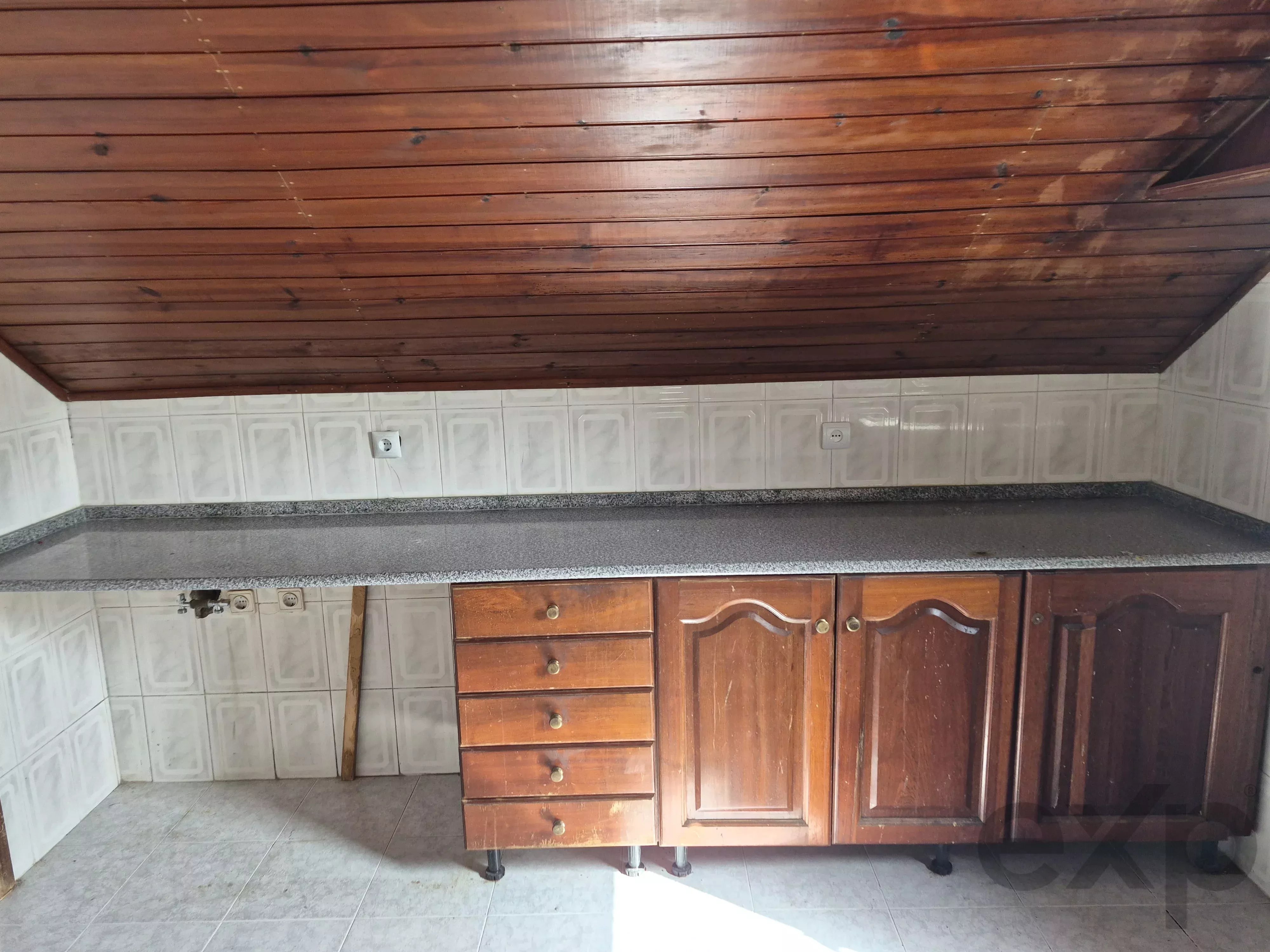 Moradia T4 para remodelar 87042365 image 14