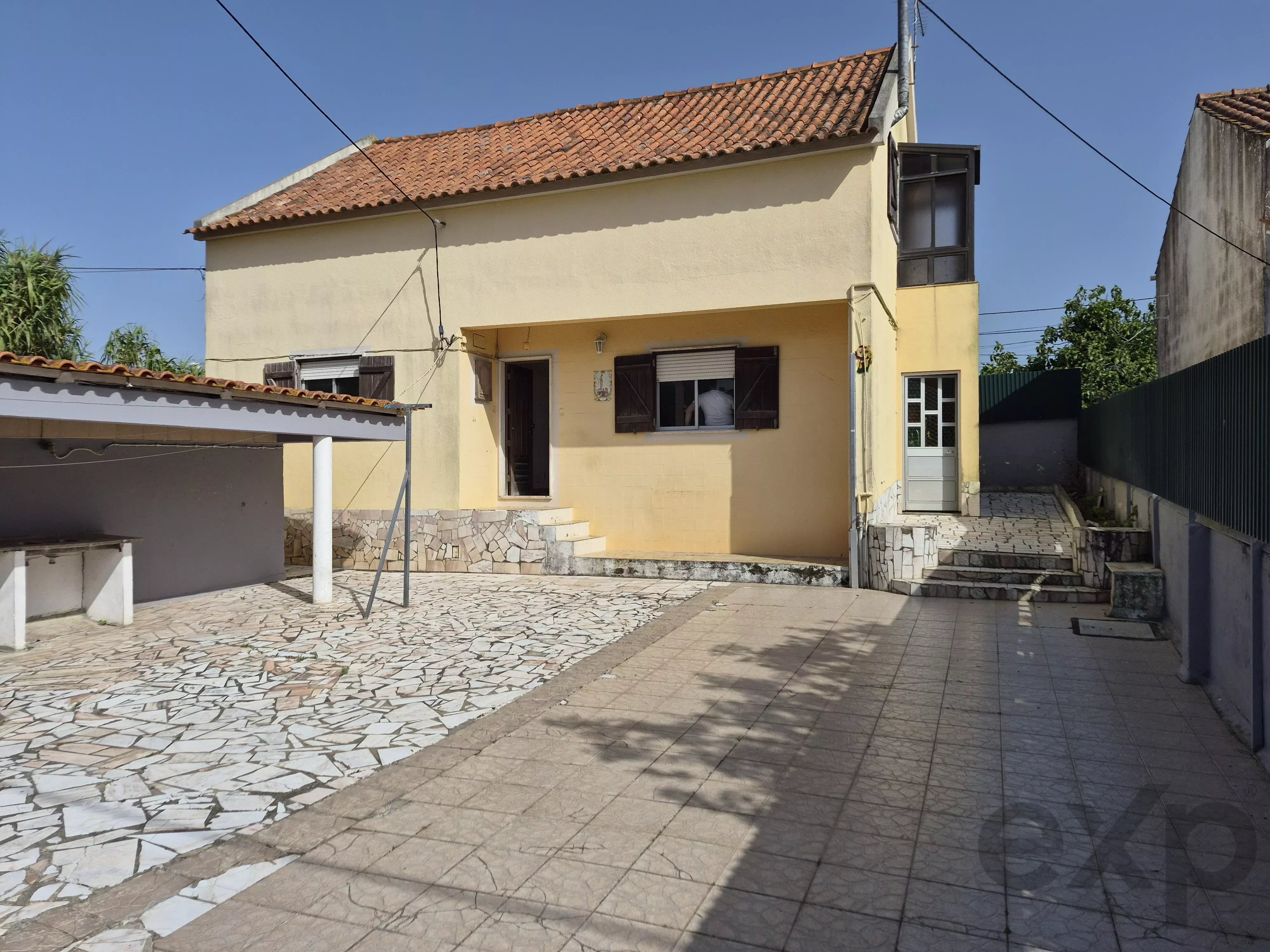 Four bedroom house for refurbishment 87042365 image 1