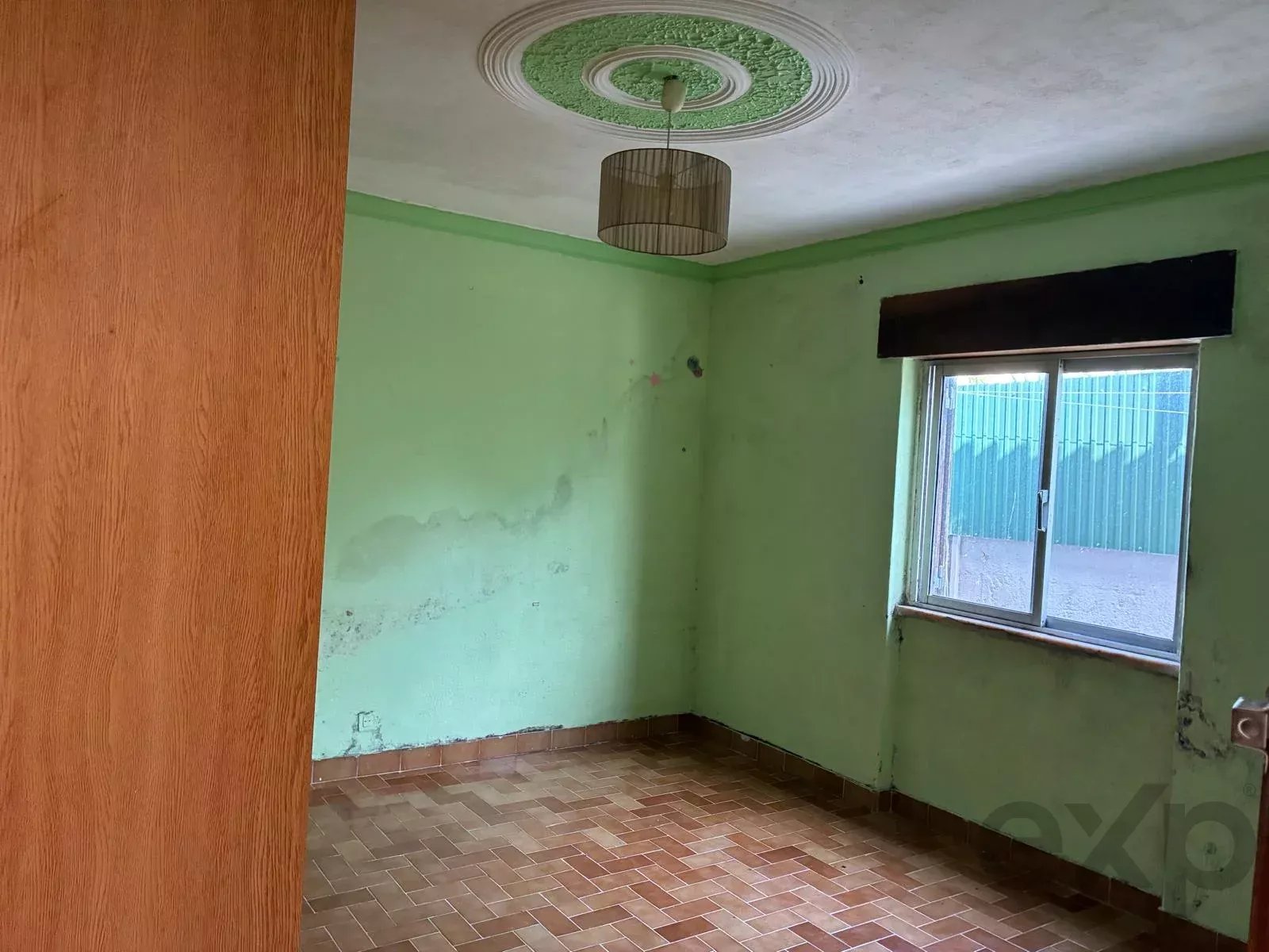 Moradia T4 para remodelar 87042365 image 7
