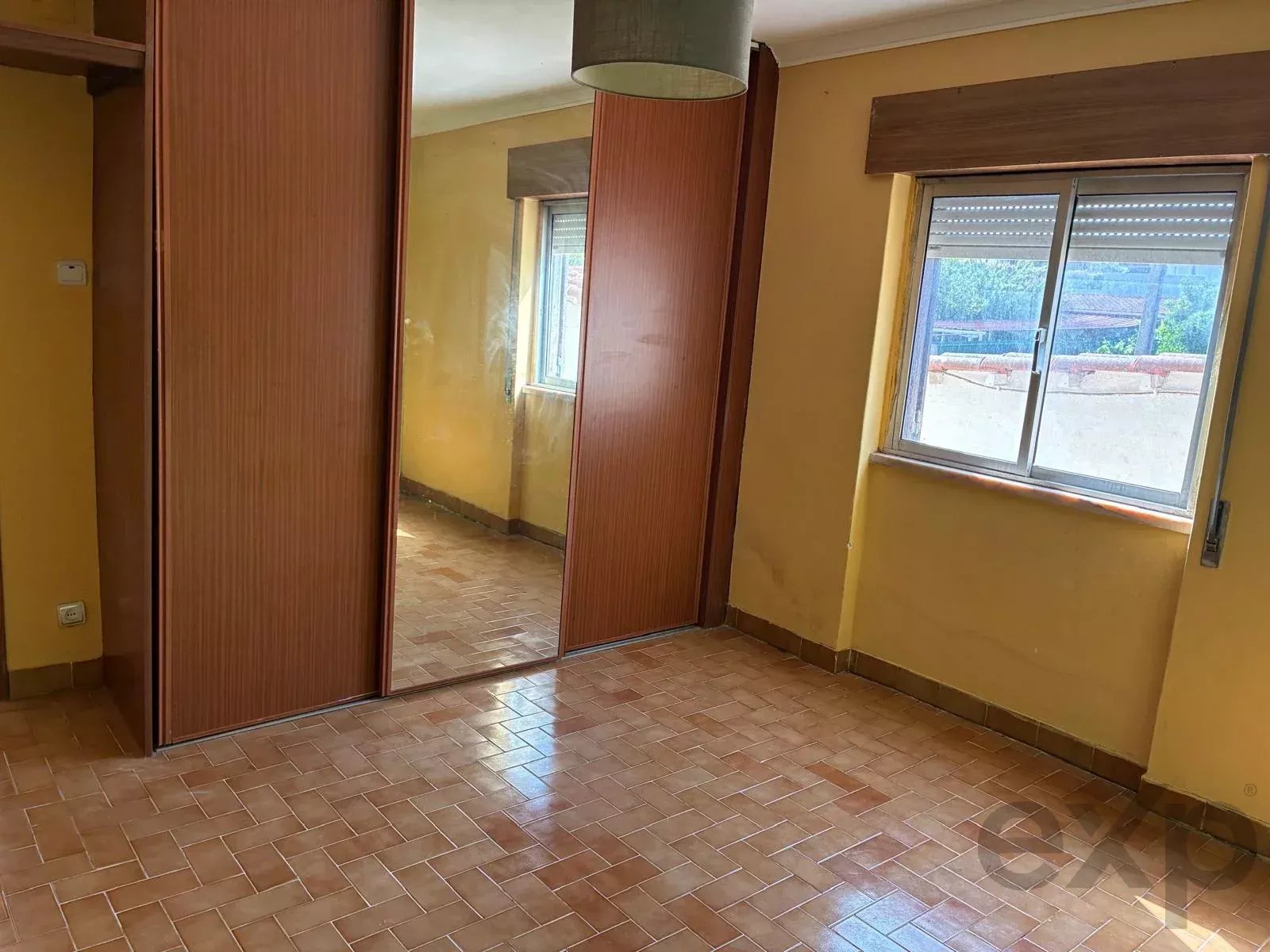 Moradia T4 para remodelar 87042365 image 9