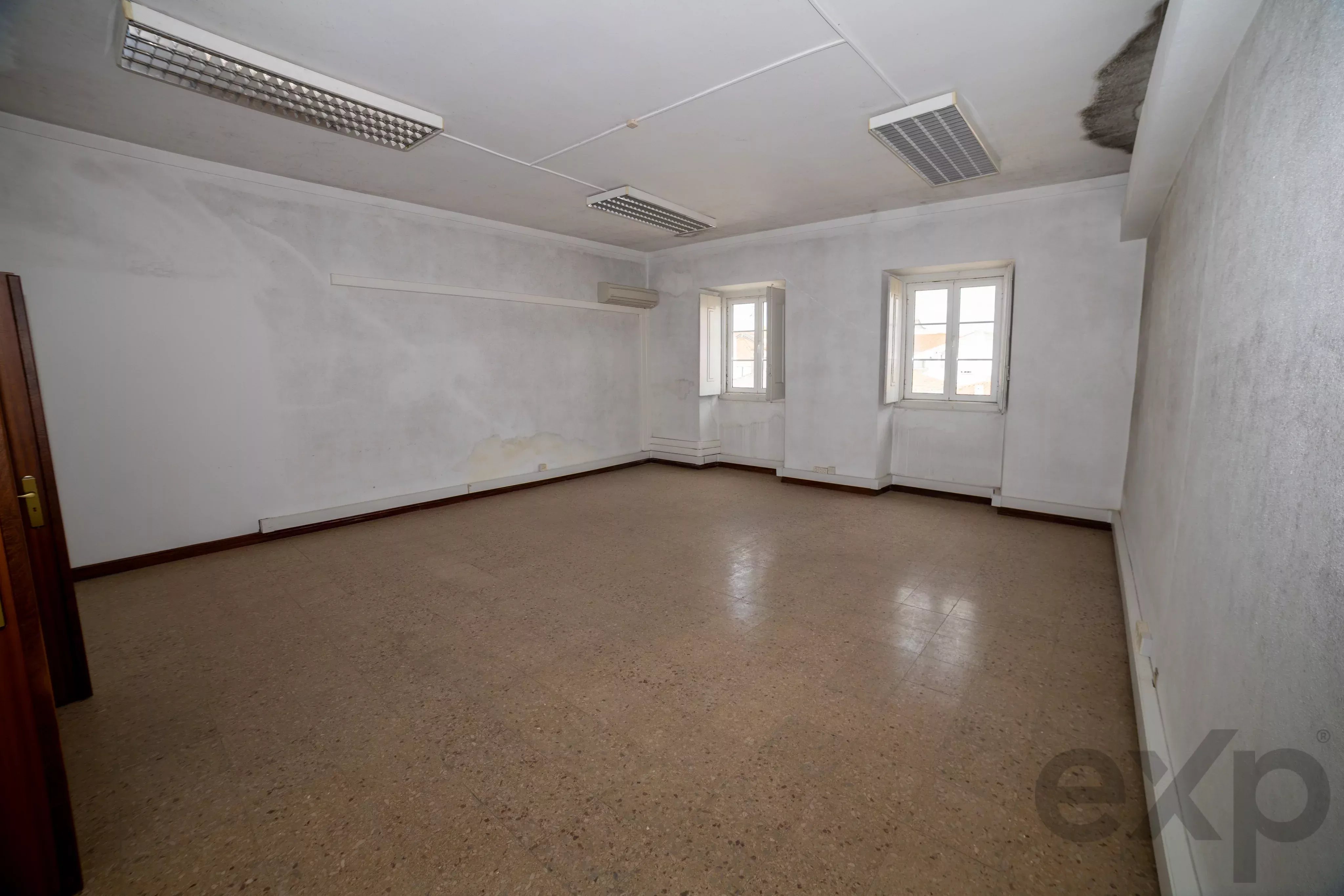 Spacious building with 30 rooms and an elevator in Évora 87042401 image 47