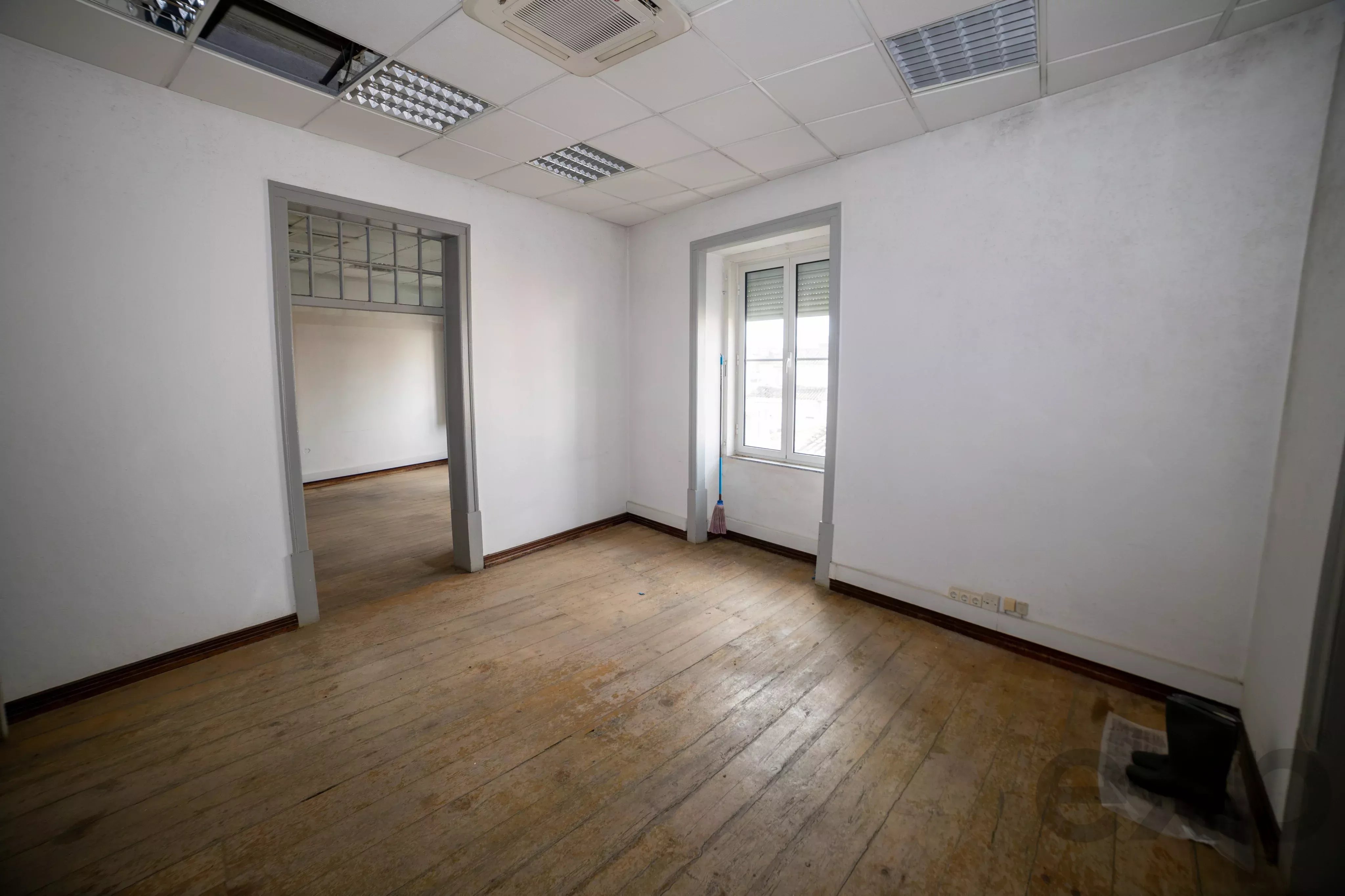 Spacious building with 30 rooms and an elevator in Évora 87042401 image 38