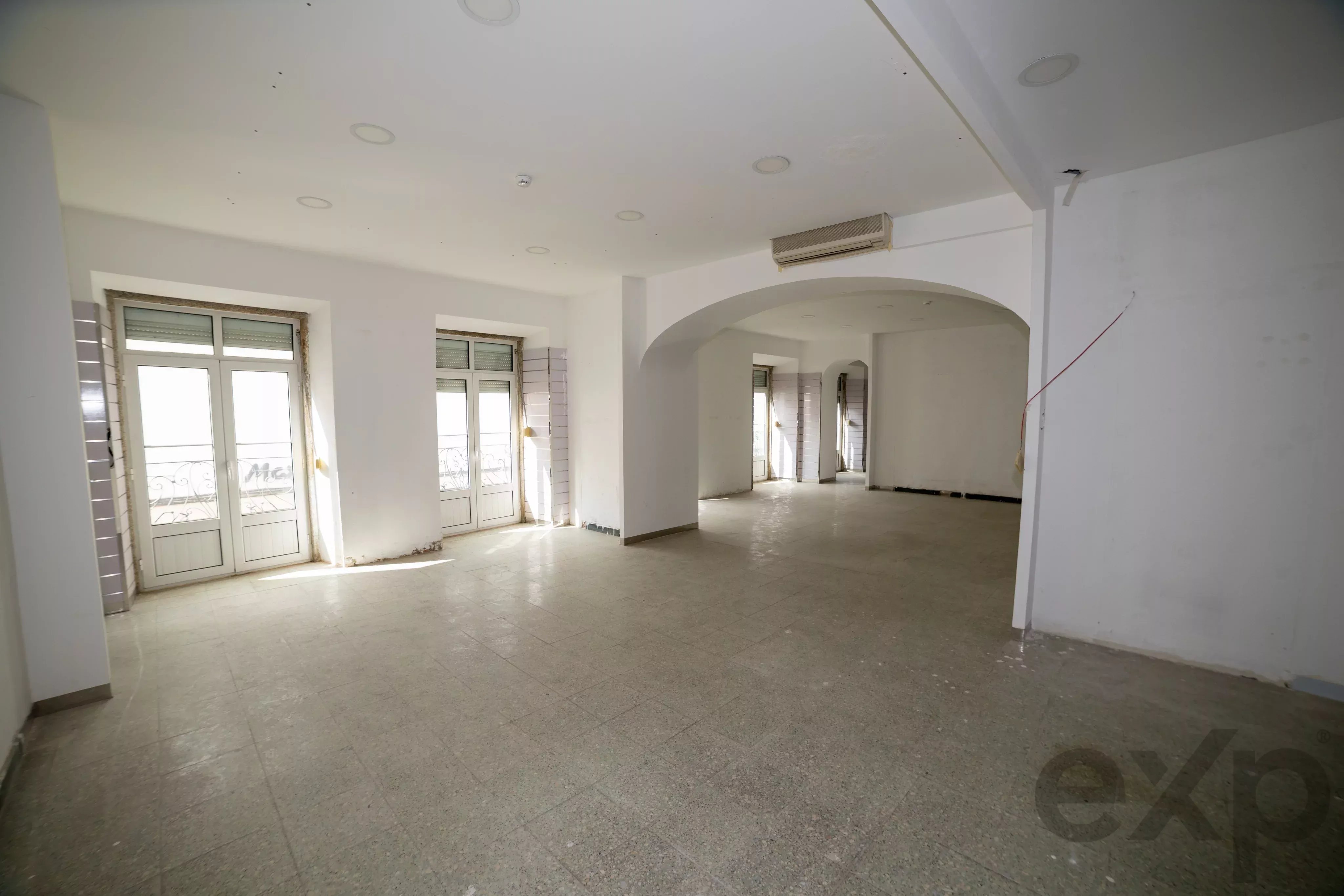 Spacious building with 30 rooms and an elevator in Évora 87042401 image 25