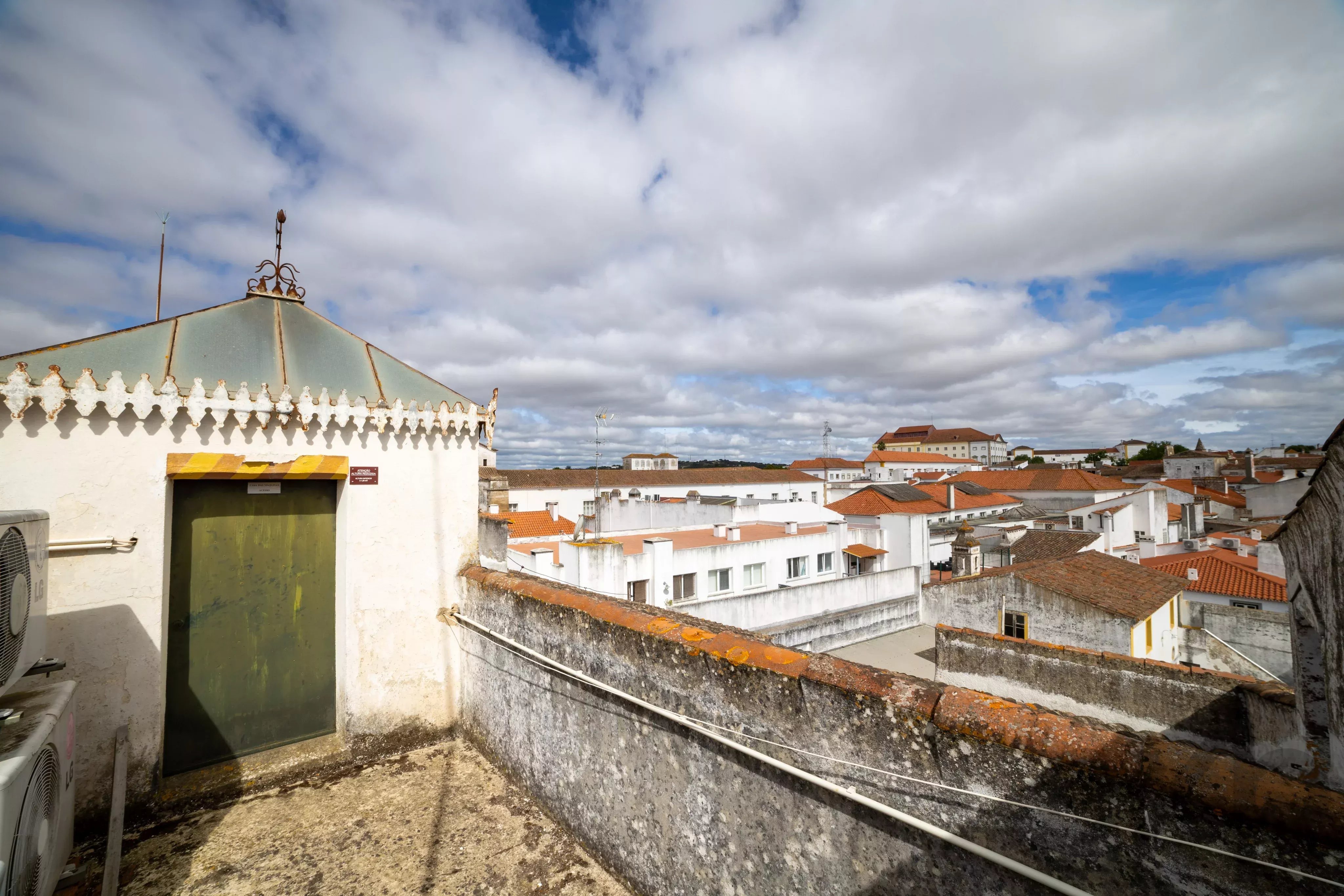 Spacious building with 30 rooms and an elevator in Évora 87042401 image 10