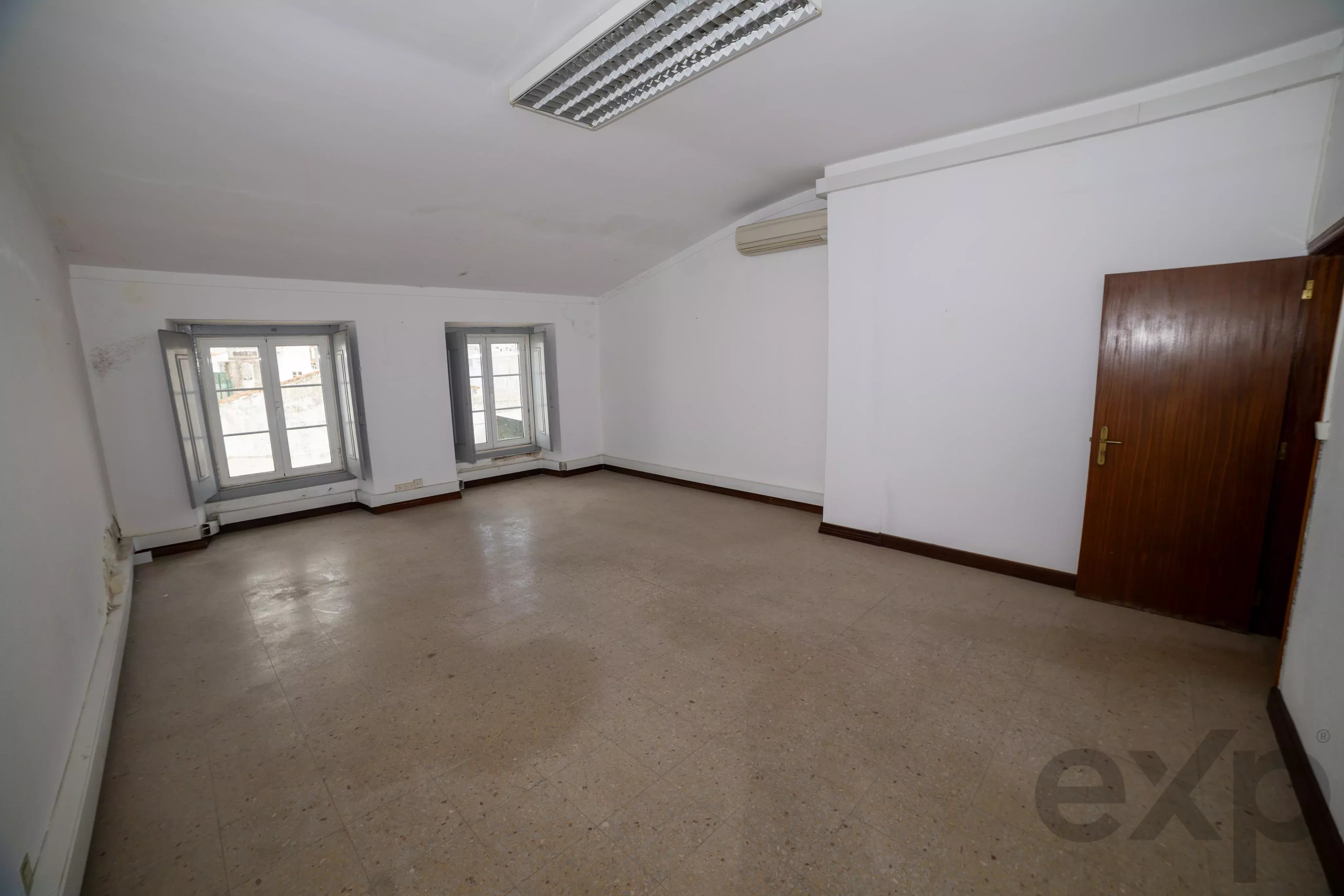 Spacious building with 30 rooms and an elevator in Évora 87042401 image 41